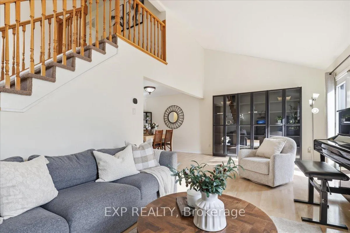 Photo 18 of 530B Rosemeadow Crescent, Waterloo — HOMEH