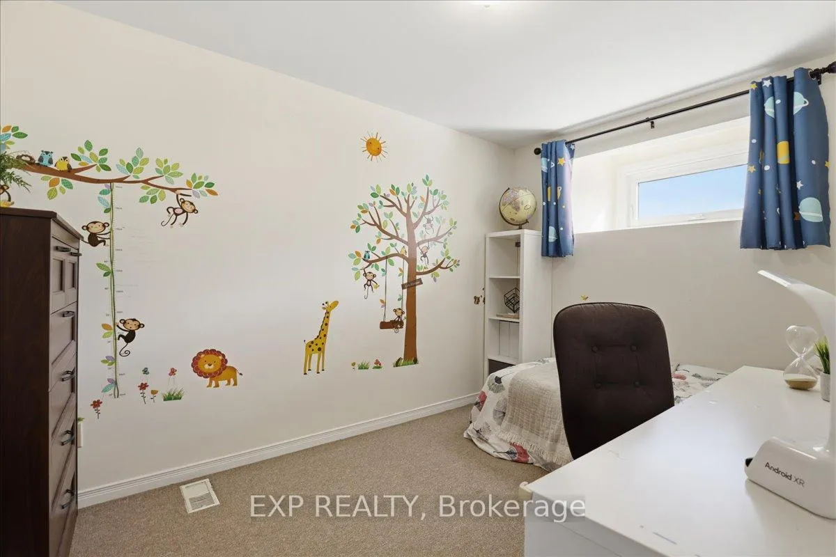 Photo 23 of 530B Rosemeadow Crescent, Waterloo — HOMEH
