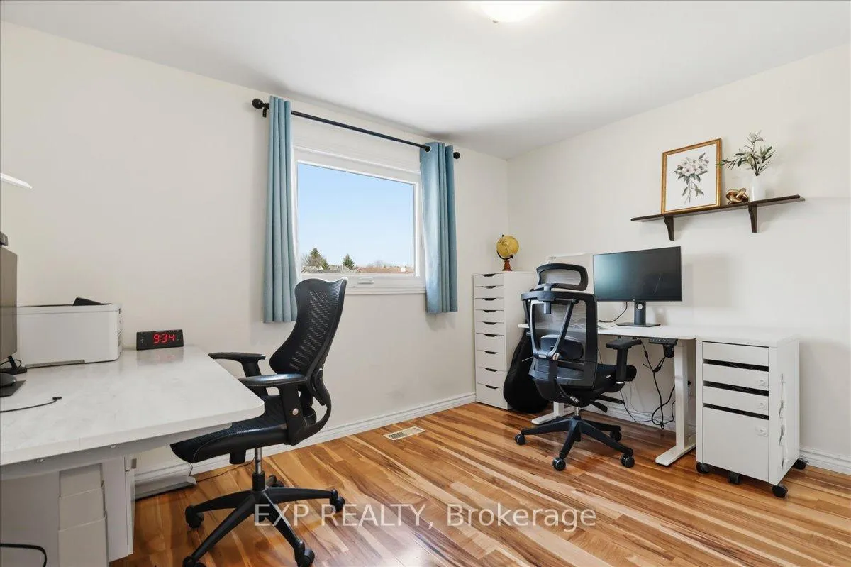 Photo 25 of 530B Rosemeadow Crescent, Waterloo — HOMEH