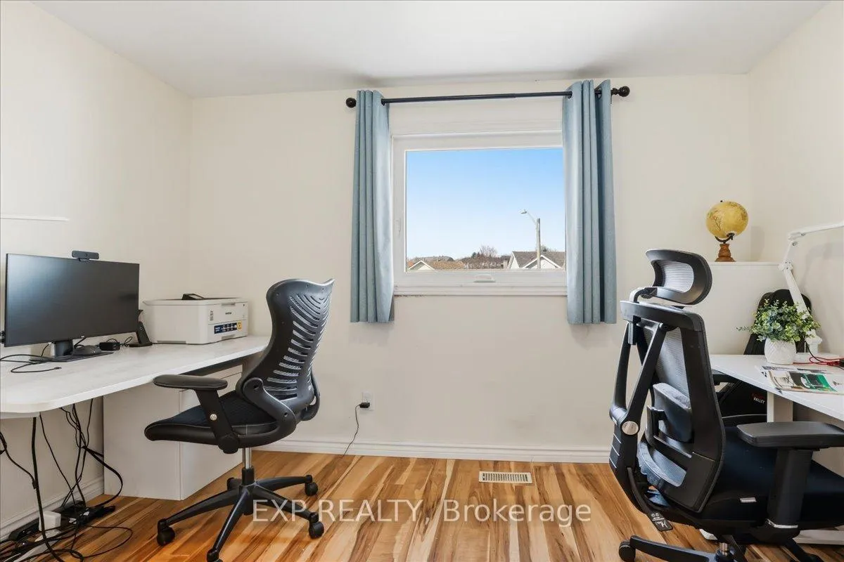 Photo 26 of 530B Rosemeadow Crescent, Waterloo — HOMEH