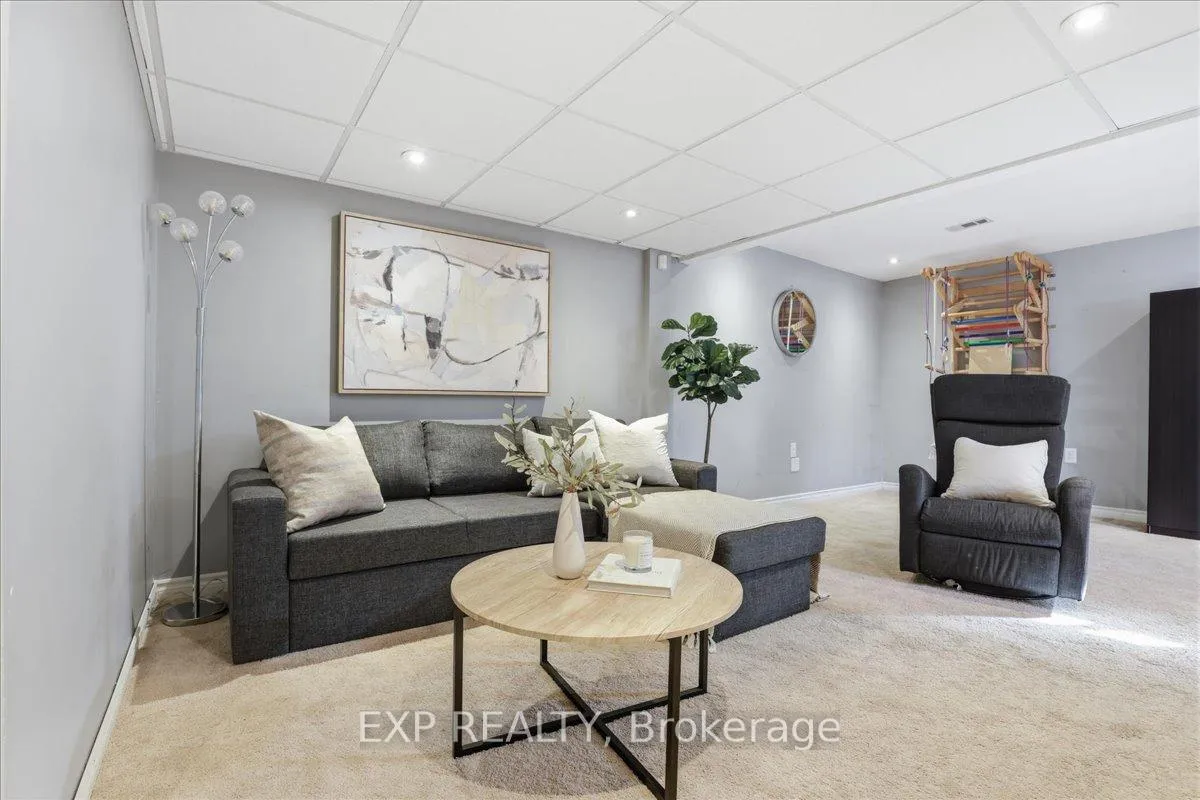 Photo 30 of 530B Rosemeadow Crescent, Waterloo — HOMEH