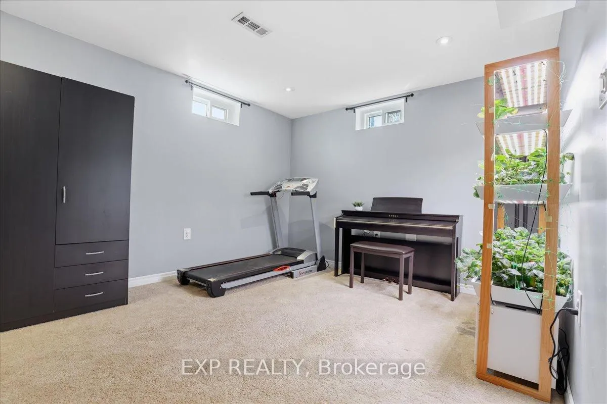 Photo 31 of 530B Rosemeadow Crescent, Waterloo — HOMEH