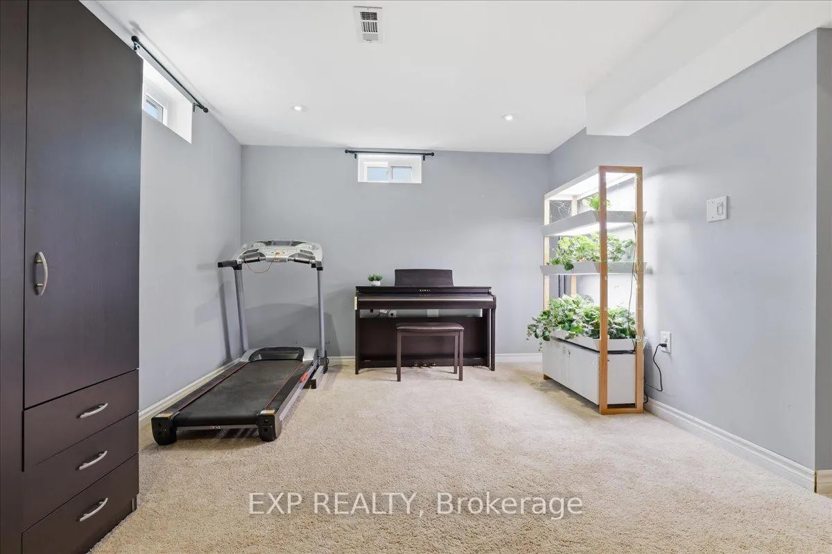 Photo 32 of 530B Rosemeadow Crescent, Waterloo — HOMEH