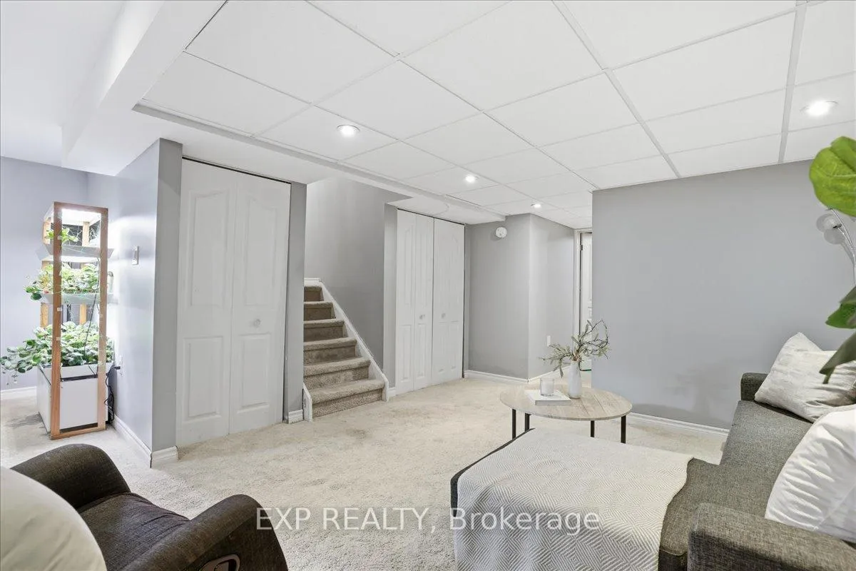 Photo 33 of 530B Rosemeadow Crescent, Waterloo — HOMEH