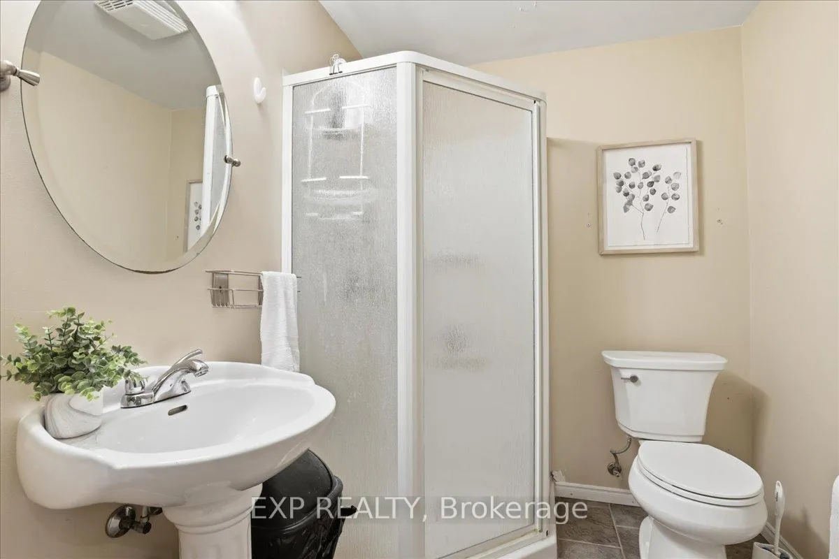 Photo 34 of 530B Rosemeadow Crescent, Waterloo — HOMEH