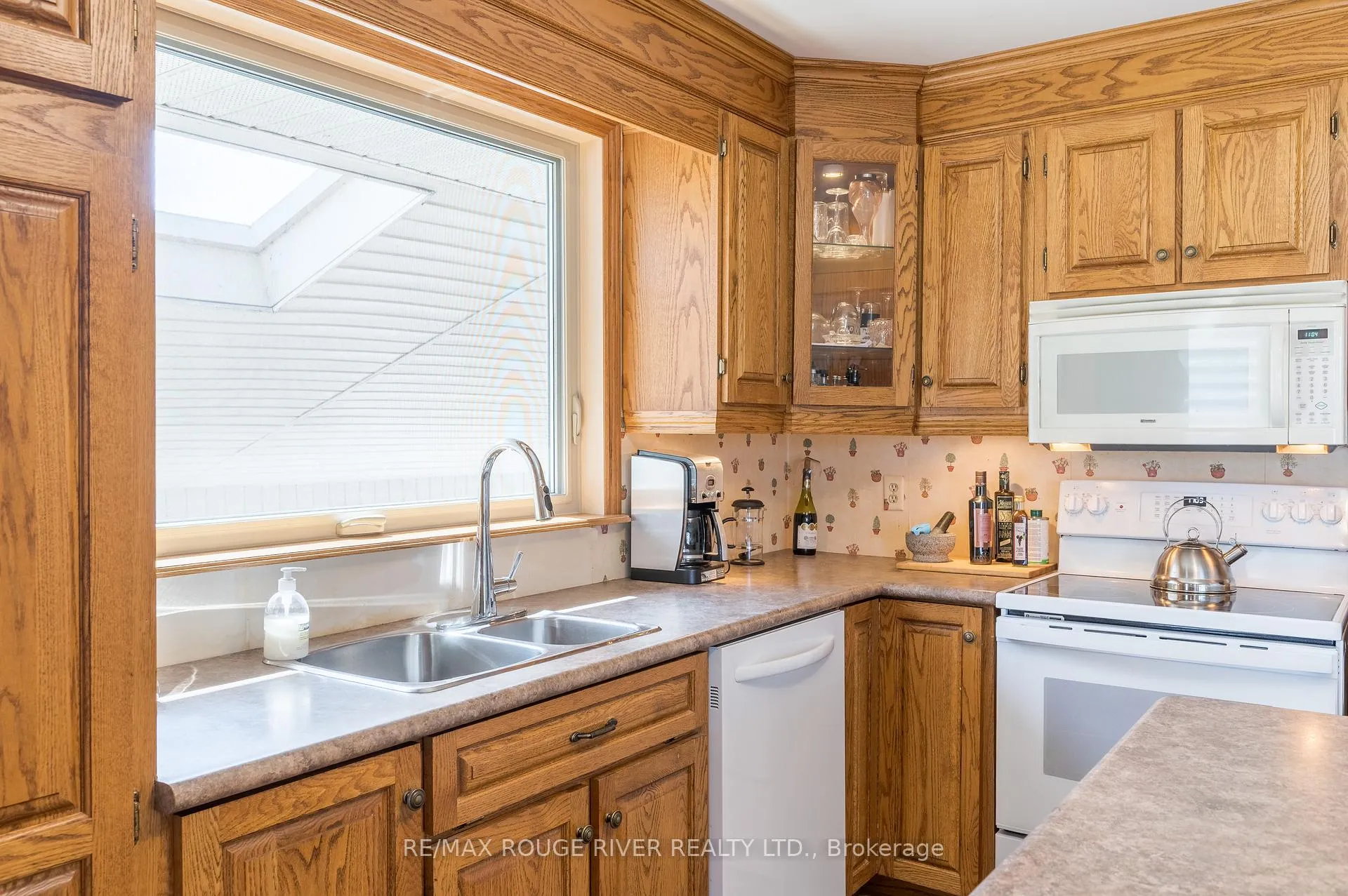 Photo 8 of 712 Otonabee Drive, Peterborough, Ashburnham Ward 4 — HOMEH