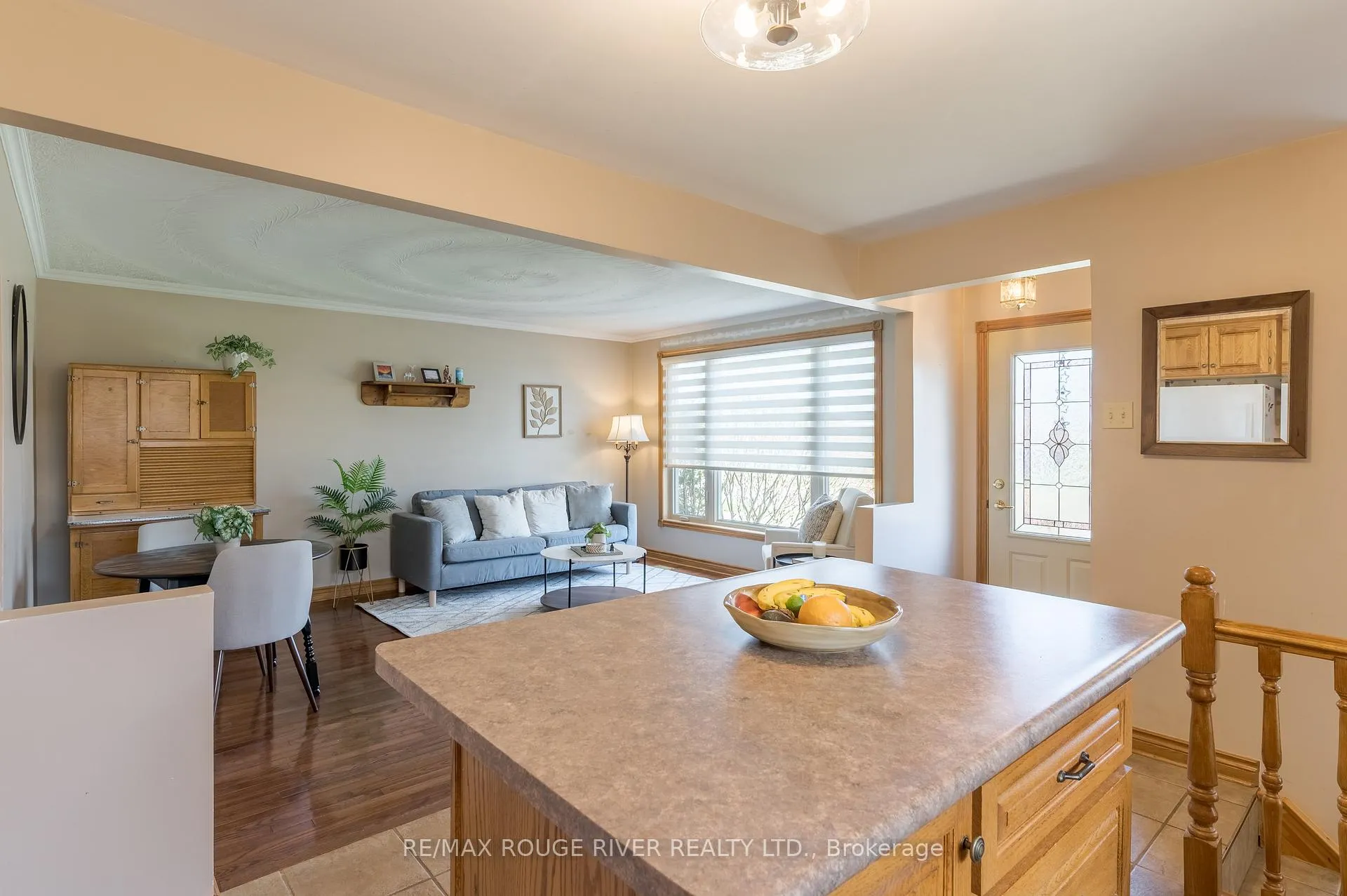Photo 9 of 712 Otonabee Drive, Peterborough, Ashburnham Ward 4 — HOMEH