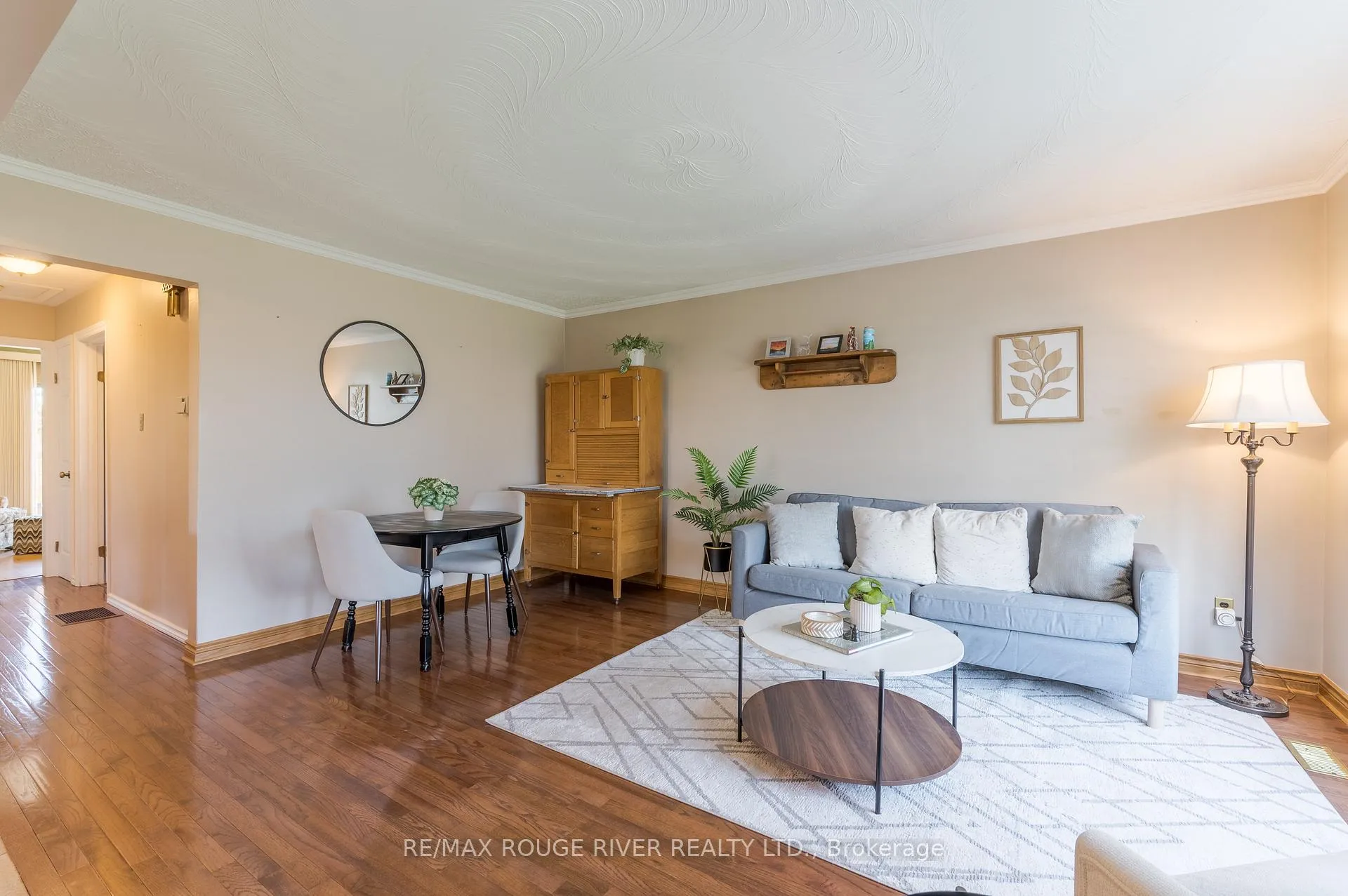 Photo 11 of 712 Otonabee Drive, Peterborough, Ashburnham Ward 4 — HOMEH