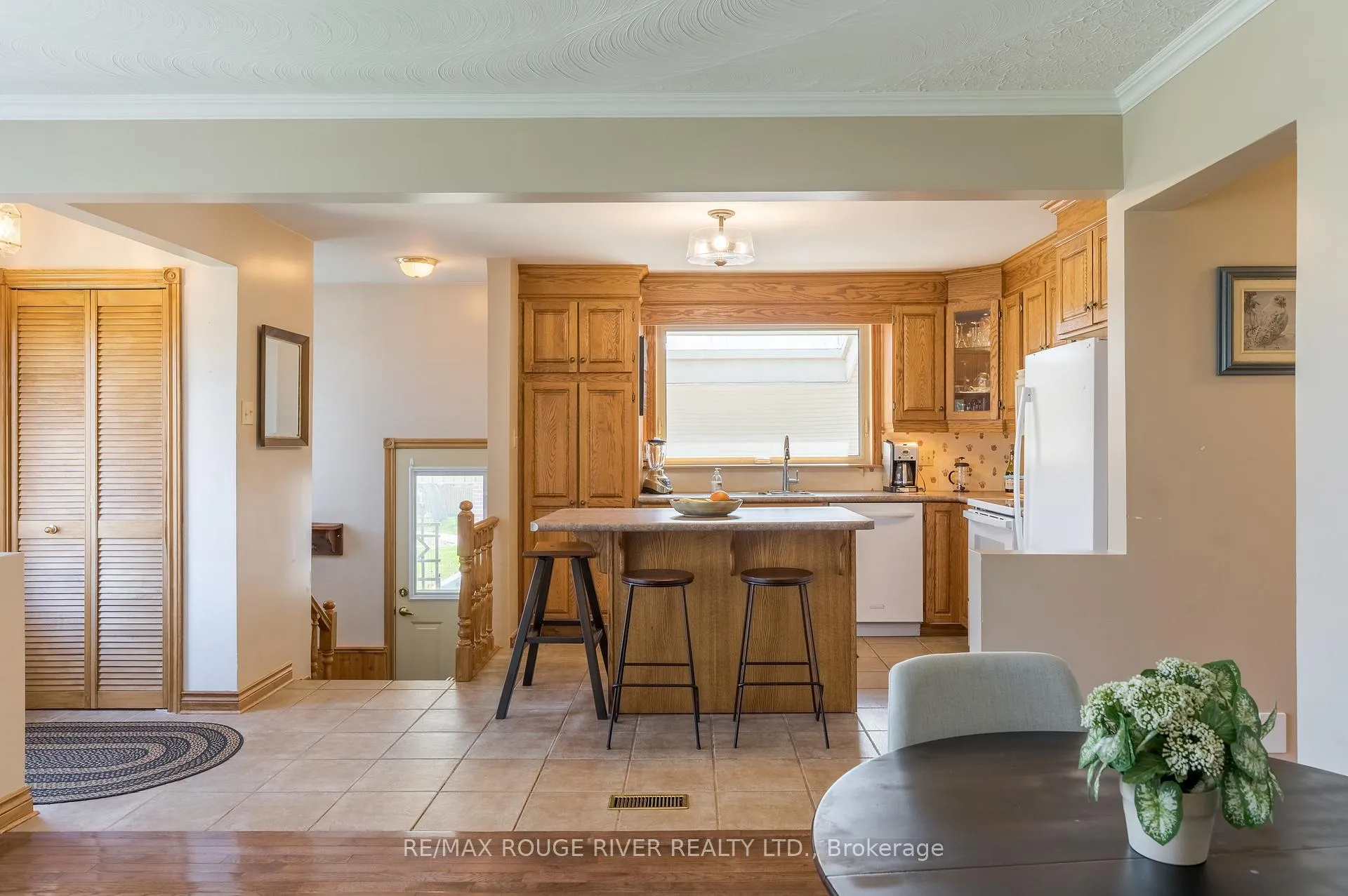 Photo 14 of 712 Otonabee Drive, Peterborough, Ashburnham Ward 4 — HOMEH