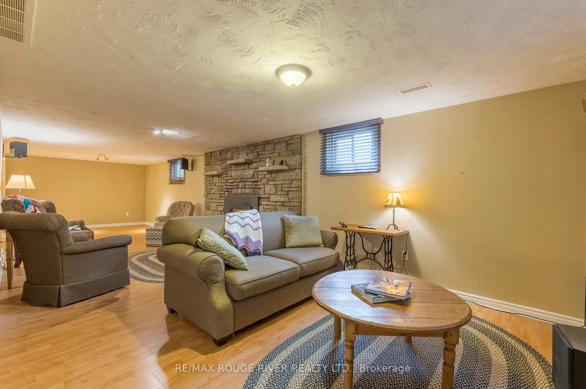 Photo 25 of 712 Otonabee Drive, Peterborough, Ashburnham Ward 4 — HOMEH