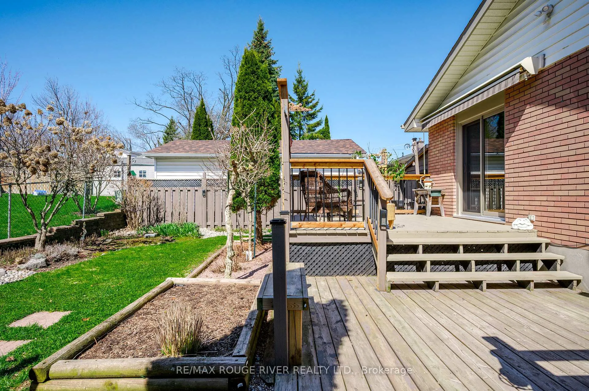 Photo 33 of 712 Otonabee Drive, Peterborough, Ashburnham Ward 4 — HOMEH