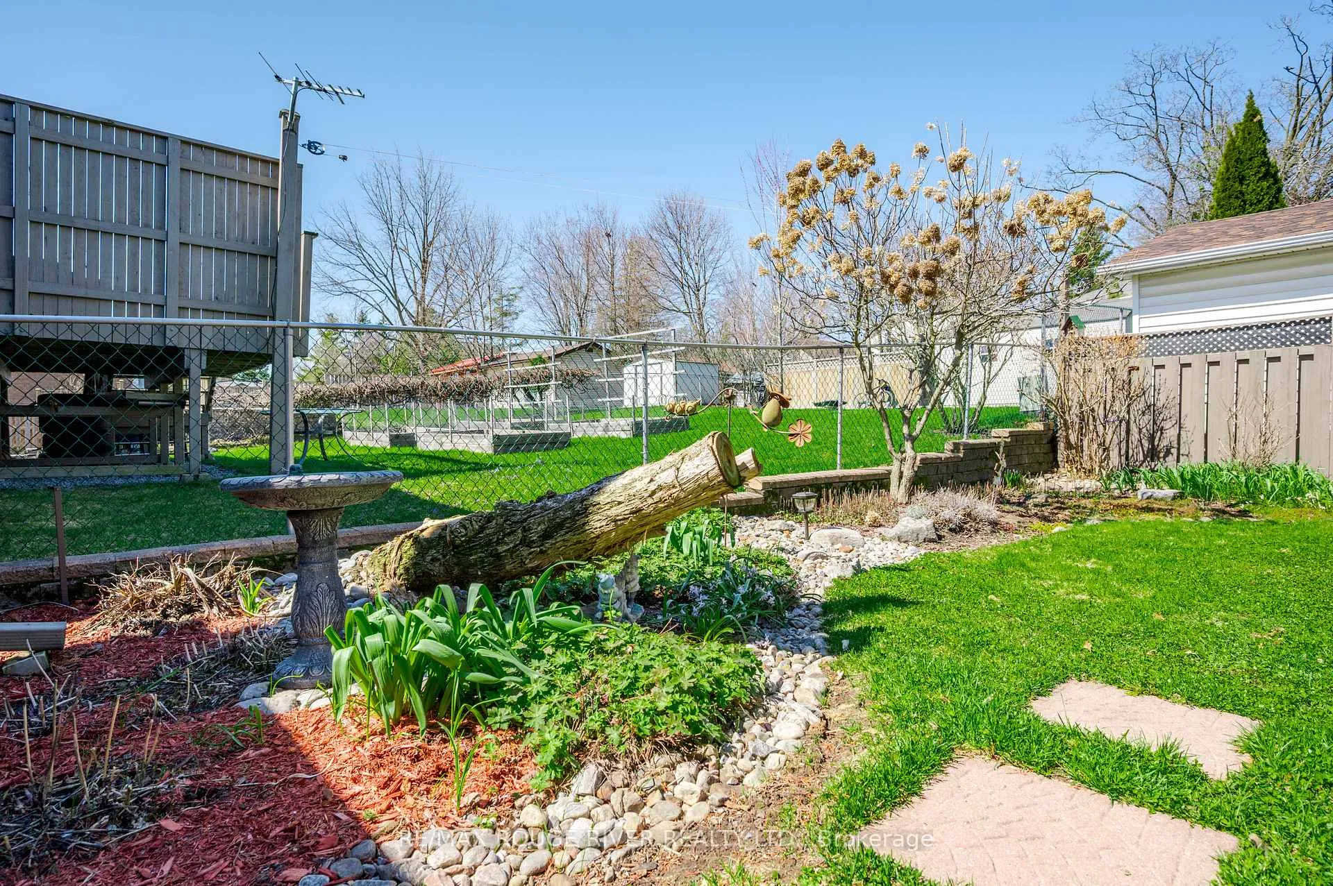 Photo 38 of 712 Otonabee Drive, Peterborough, Ashburnham Ward 4 — HOMEH