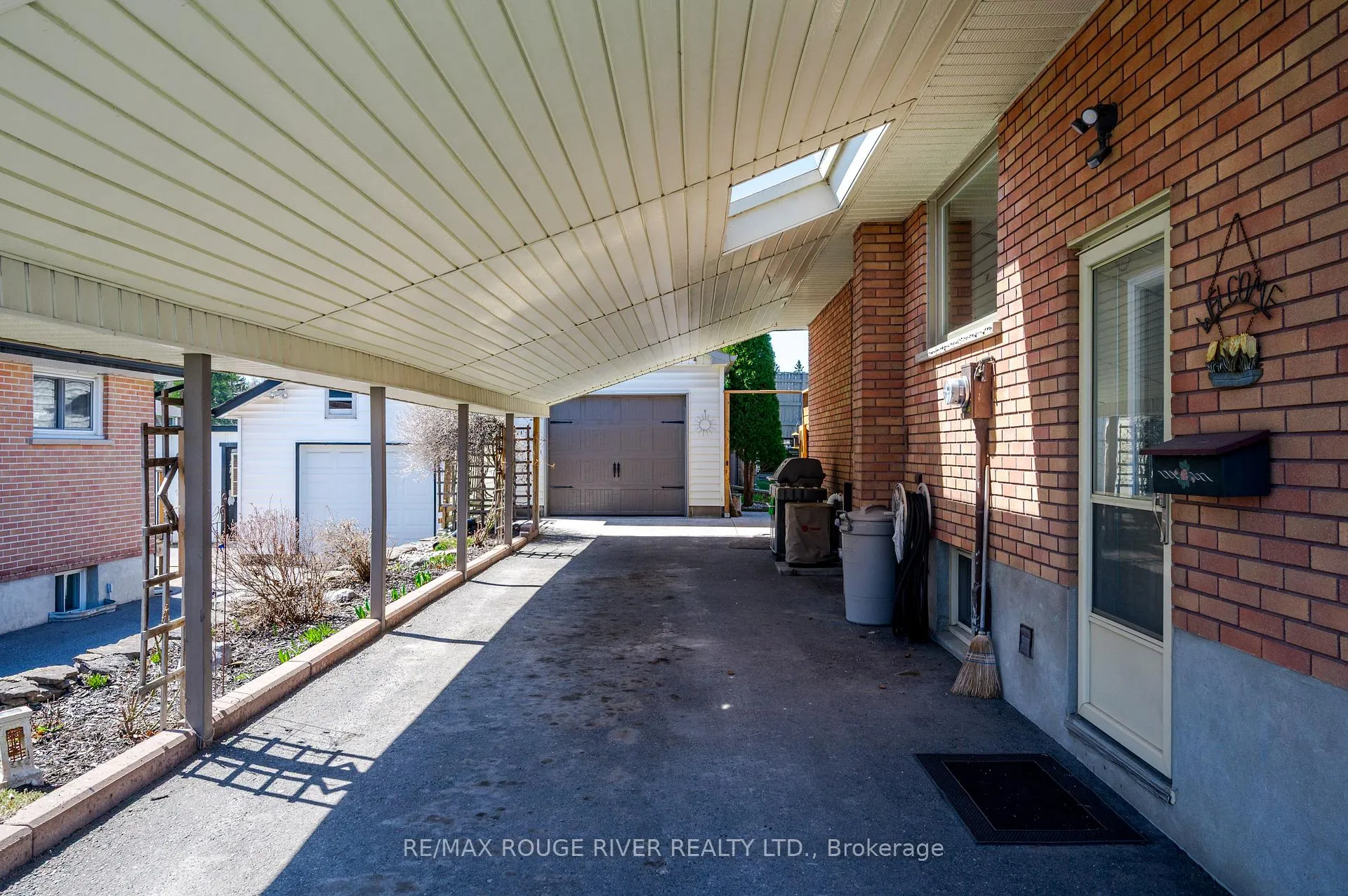 Photo 42 of 712 Otonabee Drive, Peterborough, Ashburnham Ward 4 — HOMEH