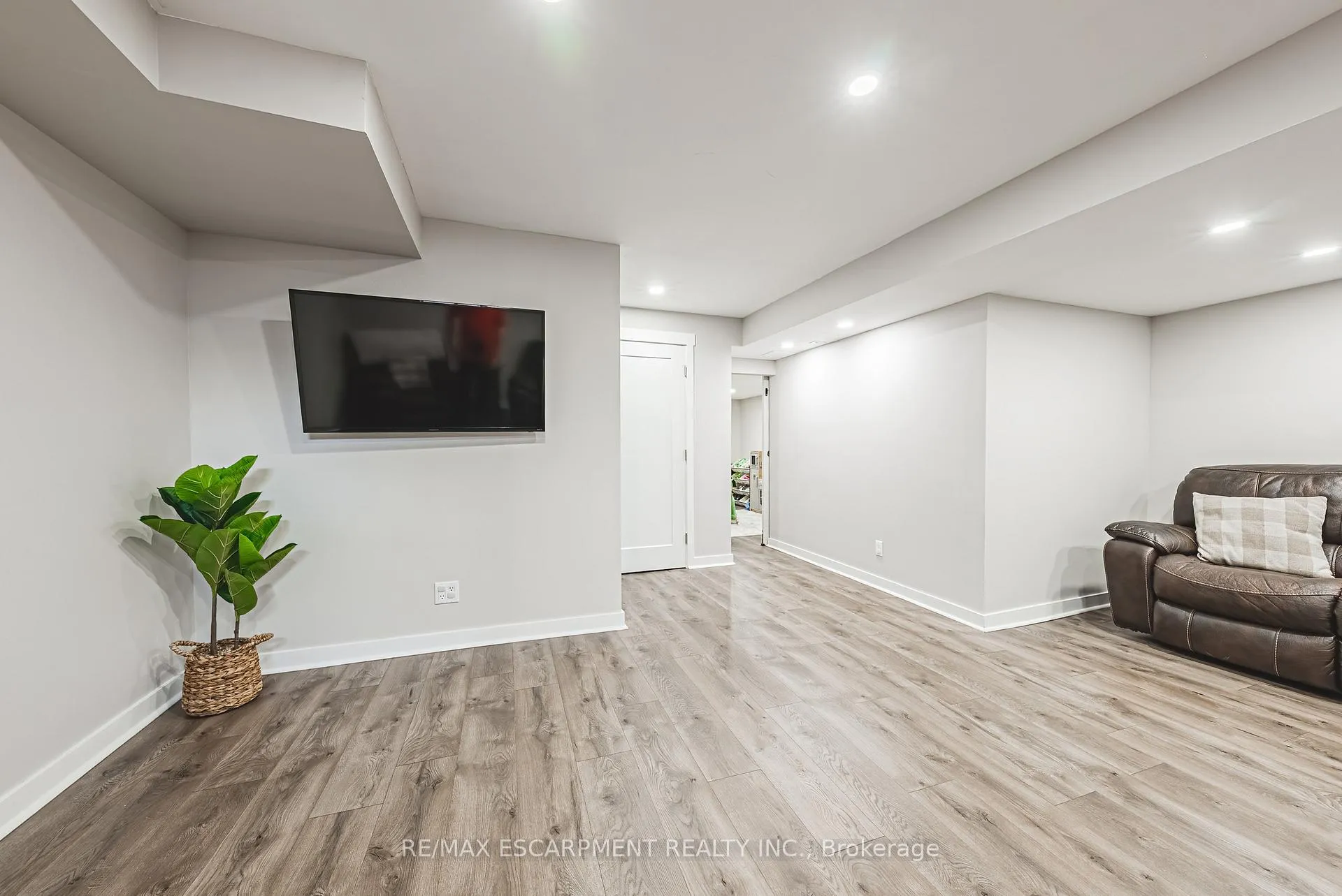 Photo 30 of 50 Arnold Marshall Boulevard, Haldimand — HOMEH
