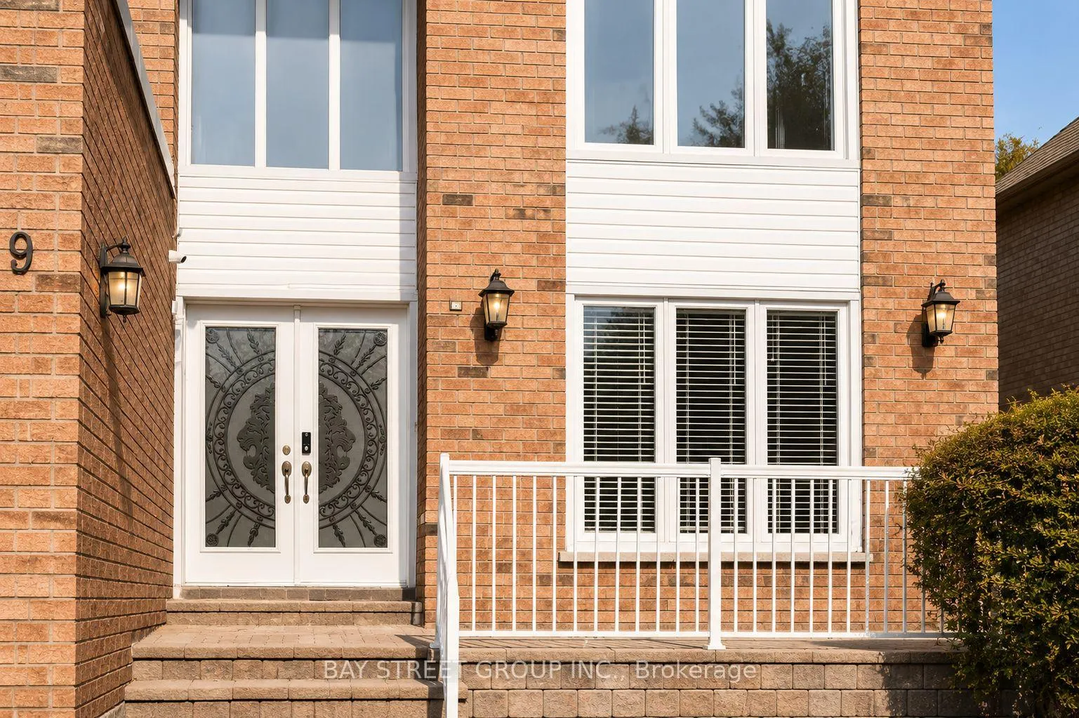 Photo 3 of 19 Delancey Crescent, Markham, Markville — HOMEH