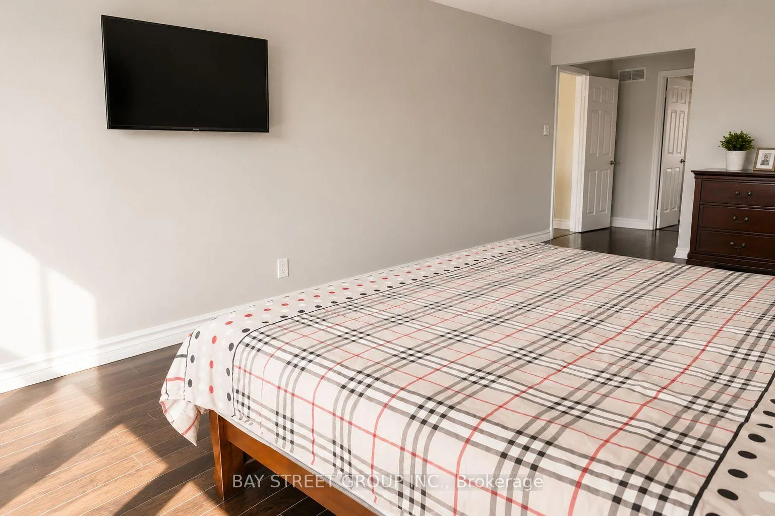 Photo 23 of 19 Delancey Crescent, Markham, Markville — HOMEH