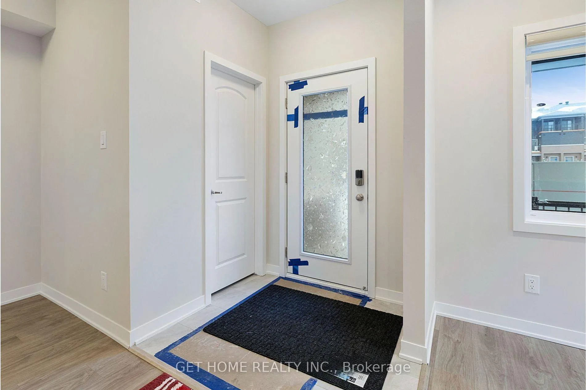 Photo 3 of 900 Parnian Private, Ottawa, Barrhaven - Half Moon Bay — HOMEH