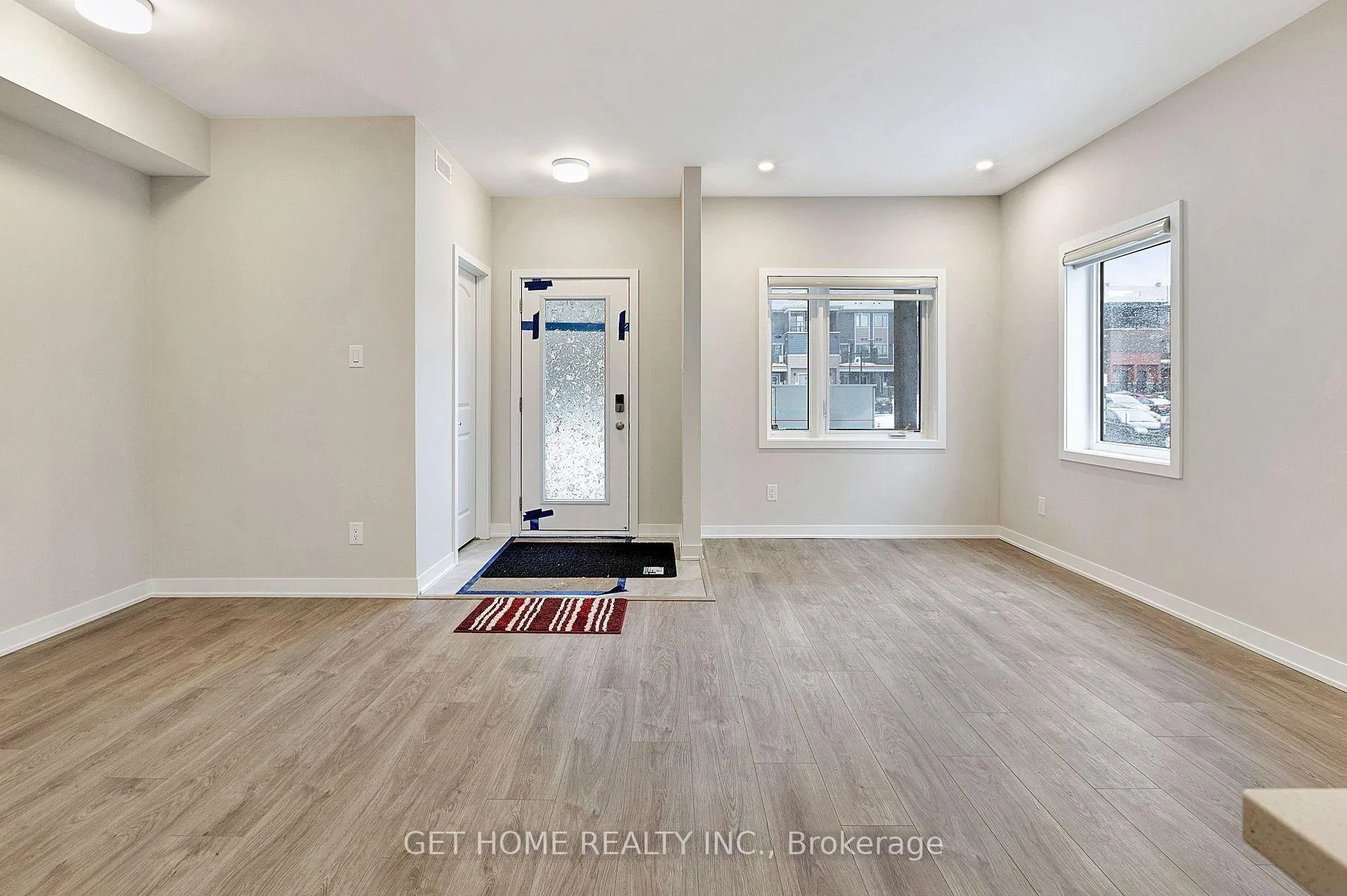 Photo 5 of 900 Parnian Private, Ottawa, Barrhaven - Half Moon Bay — HOMEH