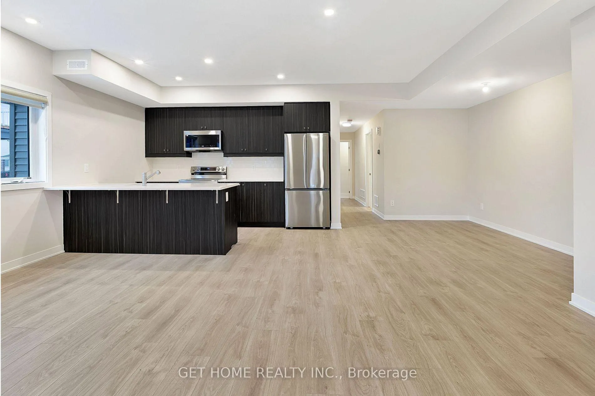 Photo 6 of 900 Parnian Private, Ottawa, Barrhaven - Half Moon Bay — HOMEH