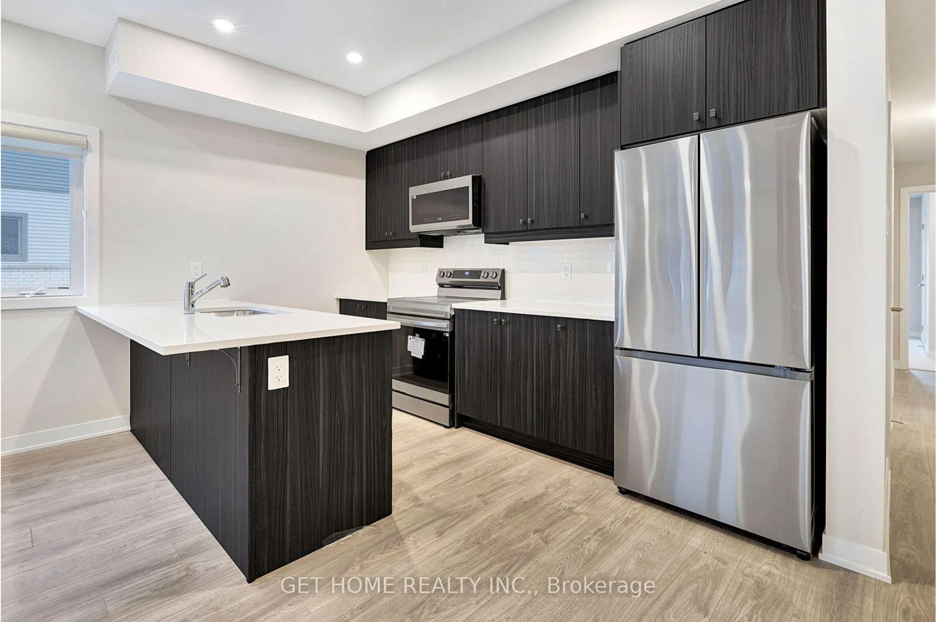 Photo 9 of 900 Parnian Private, Ottawa, Barrhaven - Half Moon Bay — HOMEH