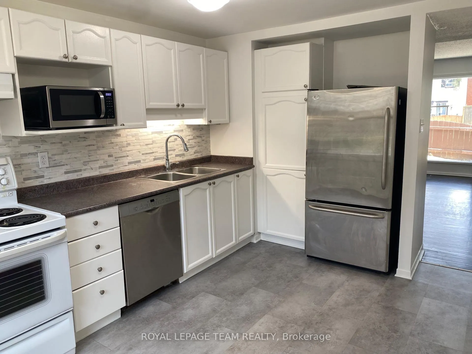 Photo 3 of 2745 Baseline Road, Ottawa, Redwood Park — HOMEH