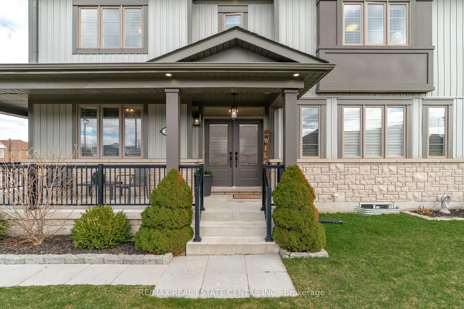Photo 3 of 27 Gibbs Way, Centre Wellington, Fergus — HOMEH