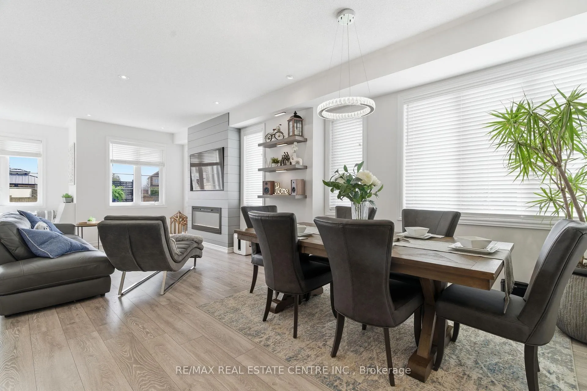 Photo 5 of 27 Gibbs Way, Centre Wellington, Fergus — HOMEH