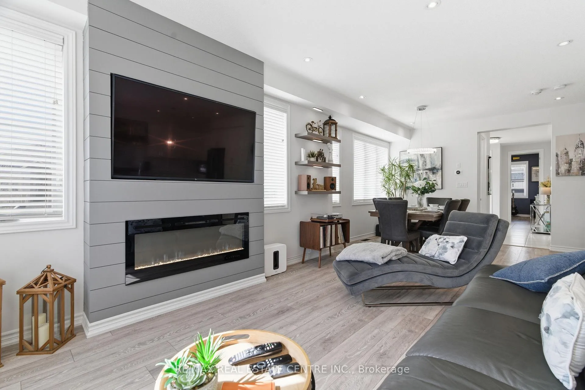 Photo 8 of 27 Gibbs Way, Centre Wellington, Fergus — HOMEH