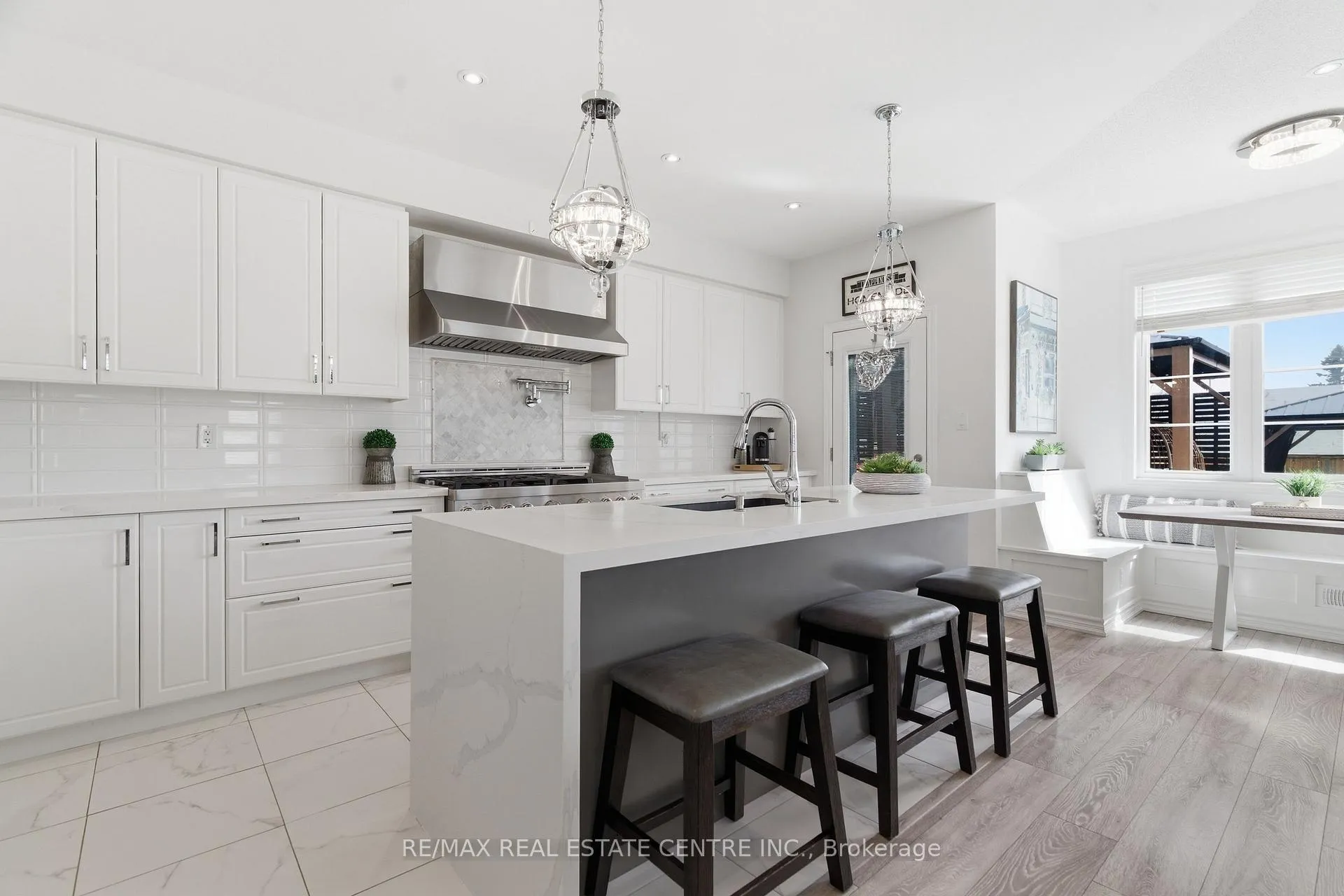 Photo 10 of 27 Gibbs Way, Centre Wellington, Fergus — HOMEH