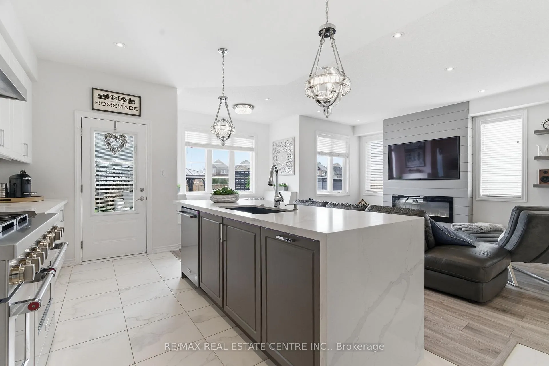 Photo 12 of 27 Gibbs Way, Centre Wellington, Fergus — HOMEH