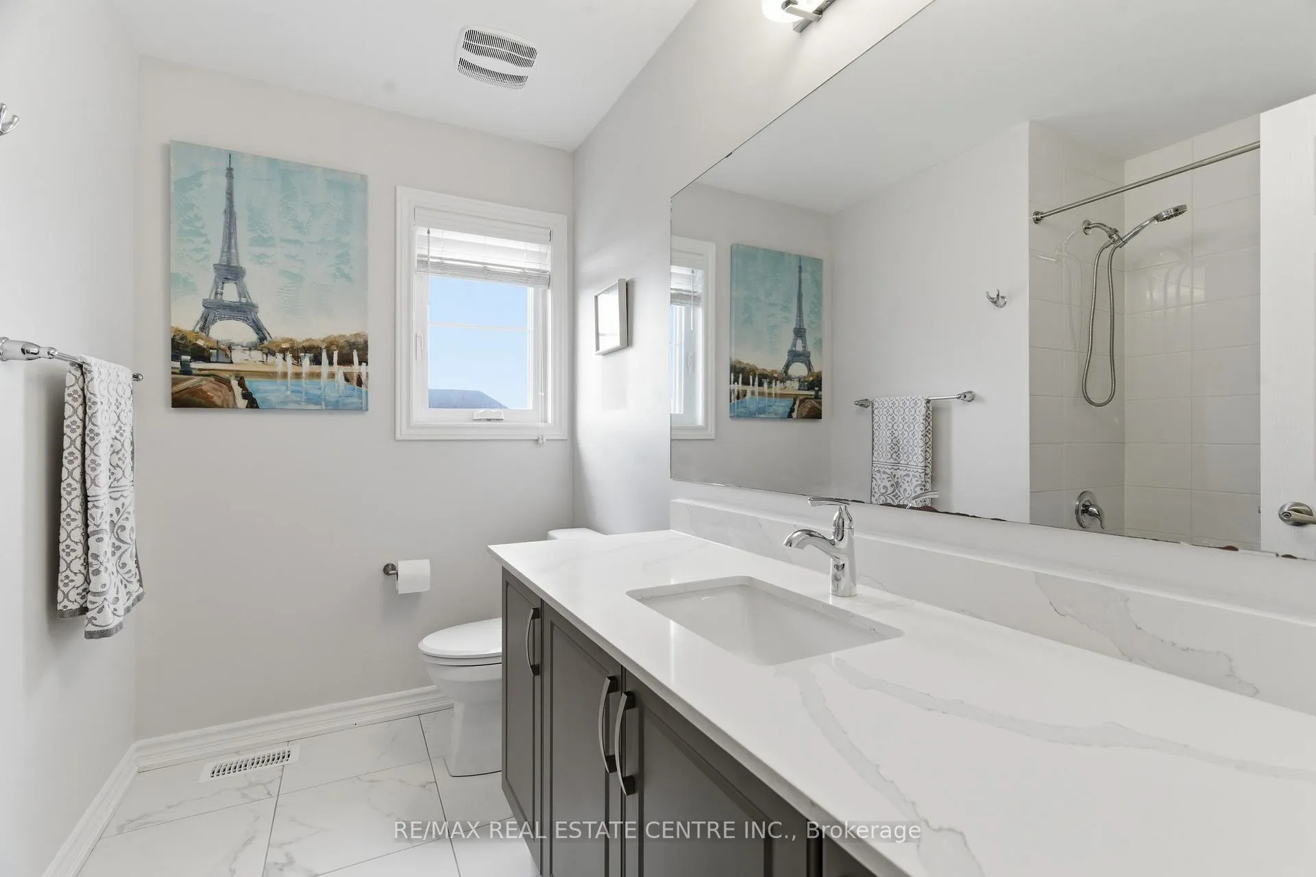 Photo 26 of 27 Gibbs Way, Centre Wellington, Fergus — HOMEH