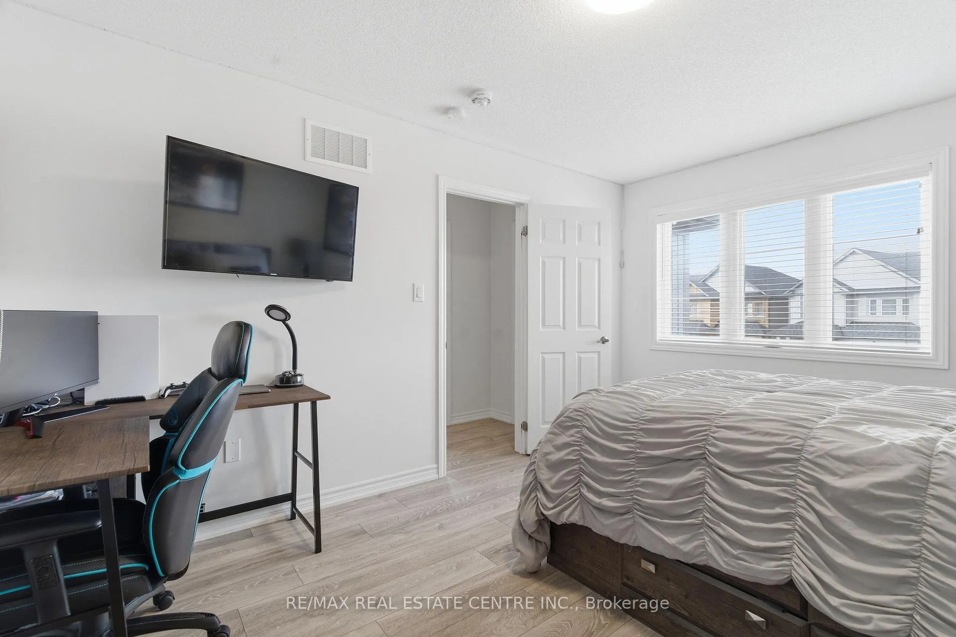 Photo 28 of 27 Gibbs Way, Centre Wellington, Fergus — HOMEH