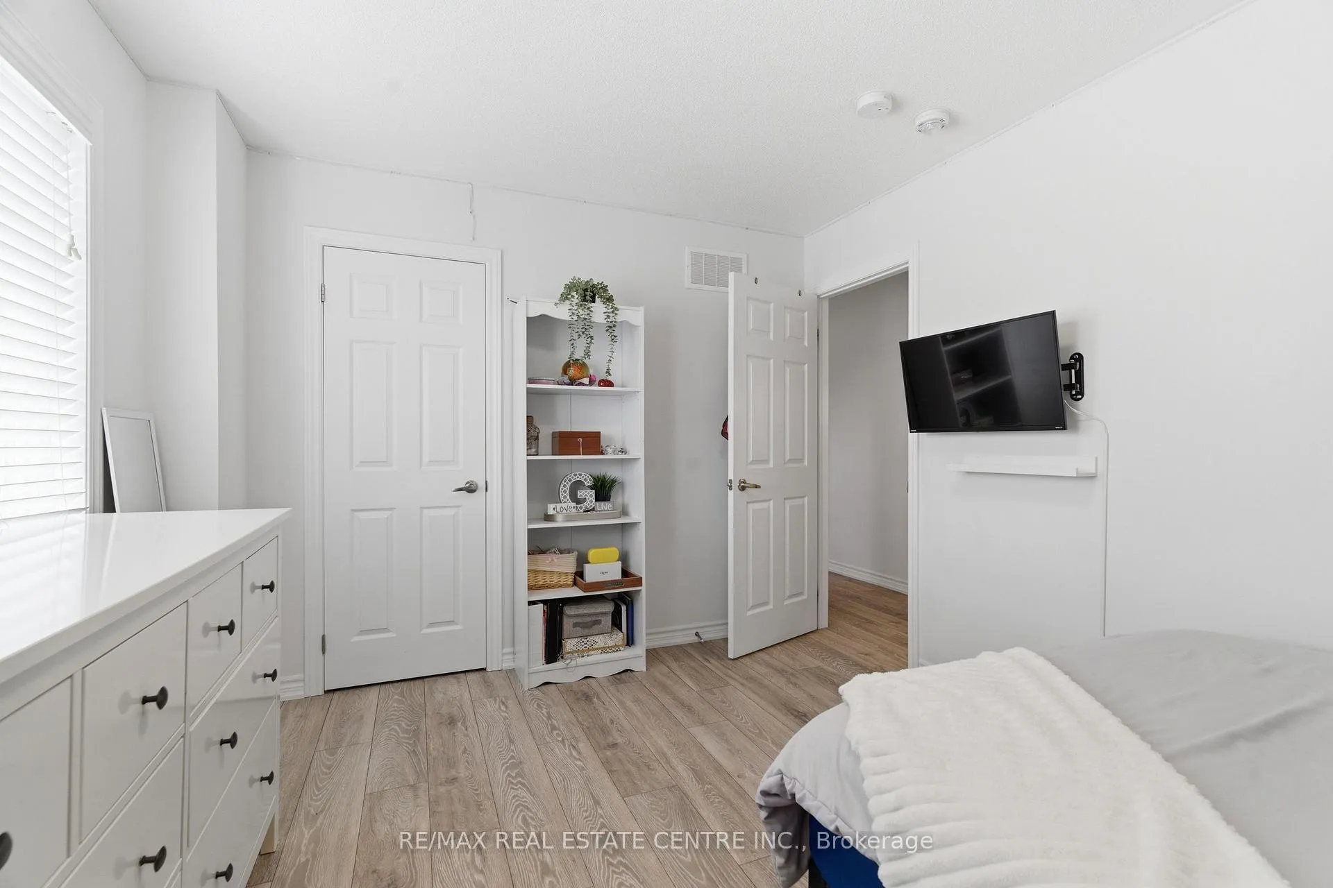 Photo 32 of 27 Gibbs Way, Centre Wellington, Fergus — HOMEH