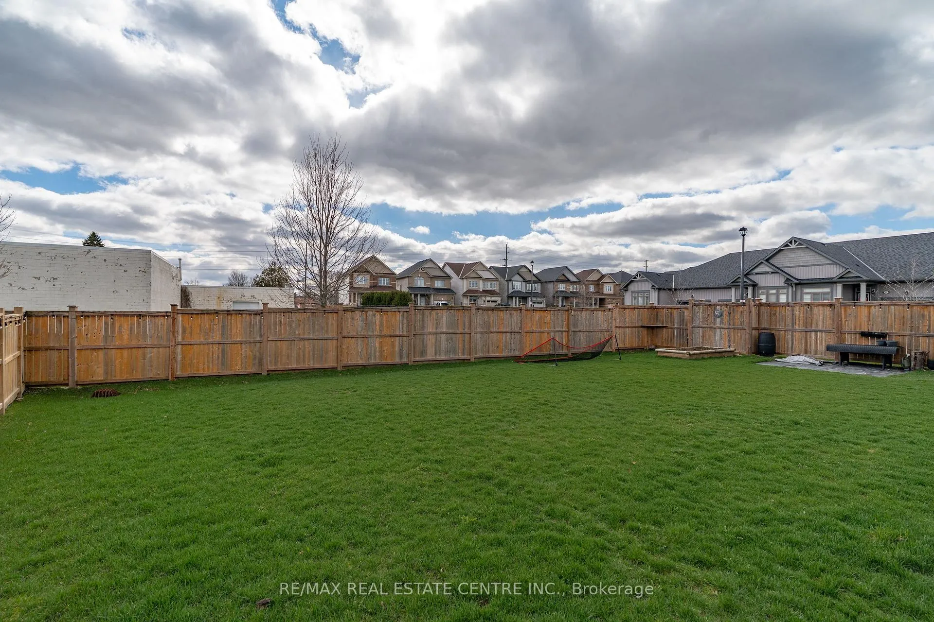 Photo 41 of 27 Gibbs Way, Centre Wellington, Fergus — HOMEH