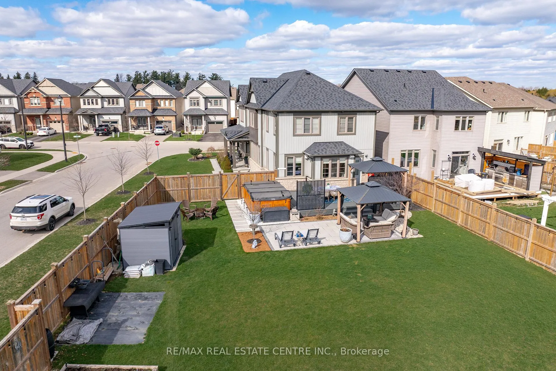 Photo 42 of 27 Gibbs Way, Centre Wellington, Fergus — HOMEH