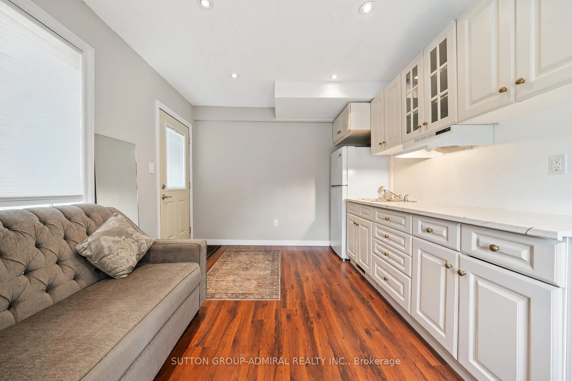 Photo 4 of 472 Main Street, King, Schomberg — HOMEH
