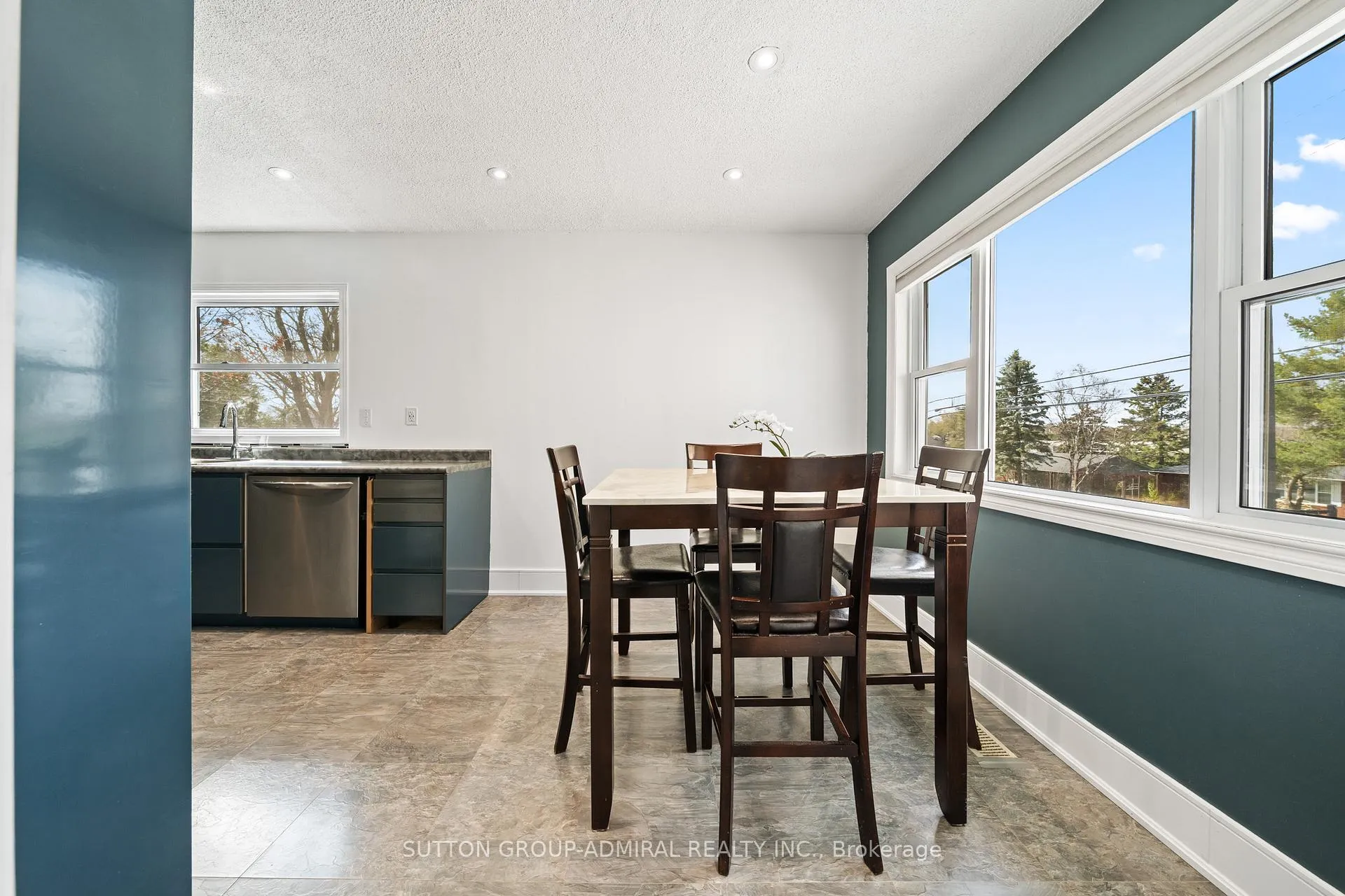 Photo 9 of 472 Main Street, King, Schomberg — HOMEH
