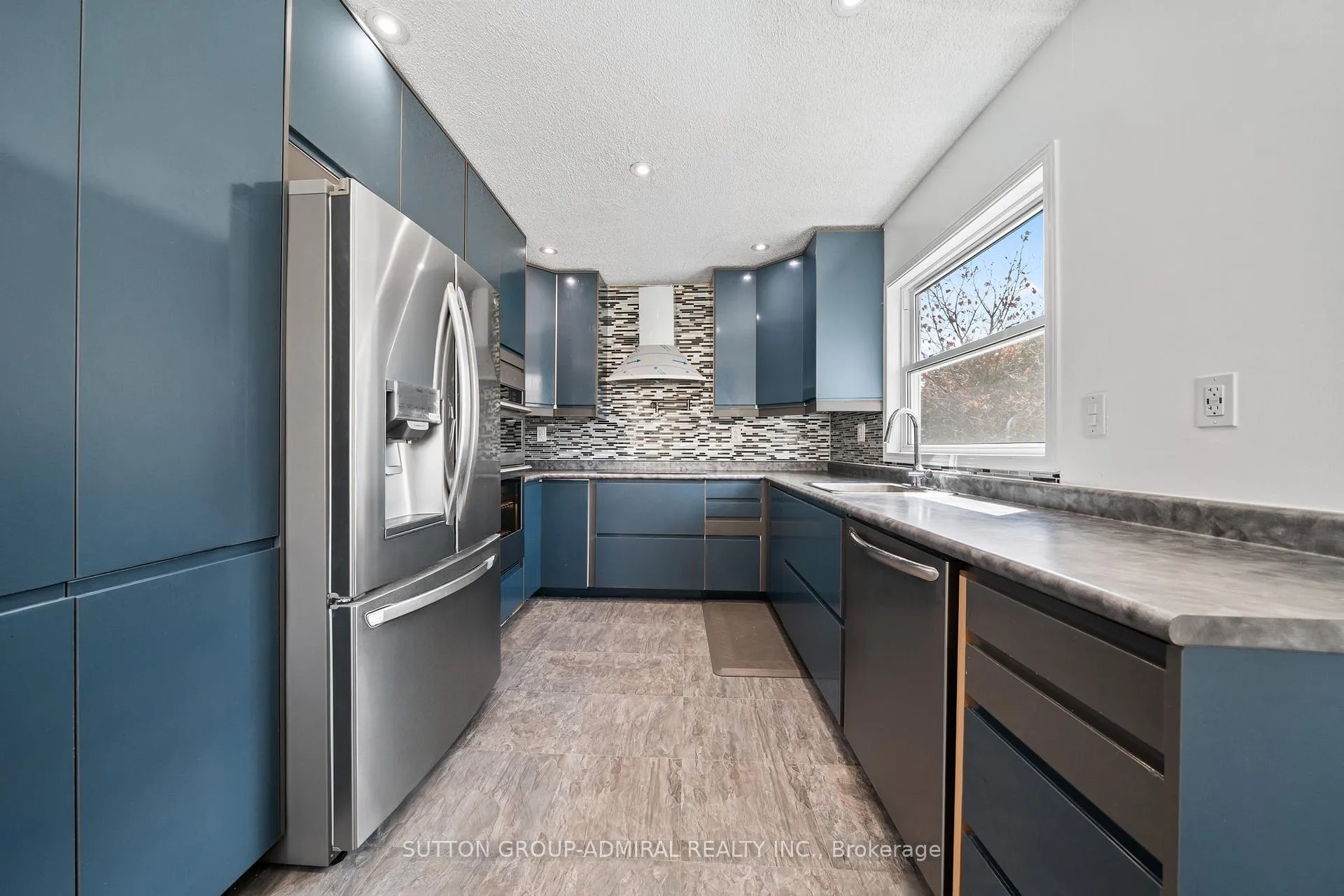 Photo 10 of 472 Main Street, King, Schomberg — HOMEH