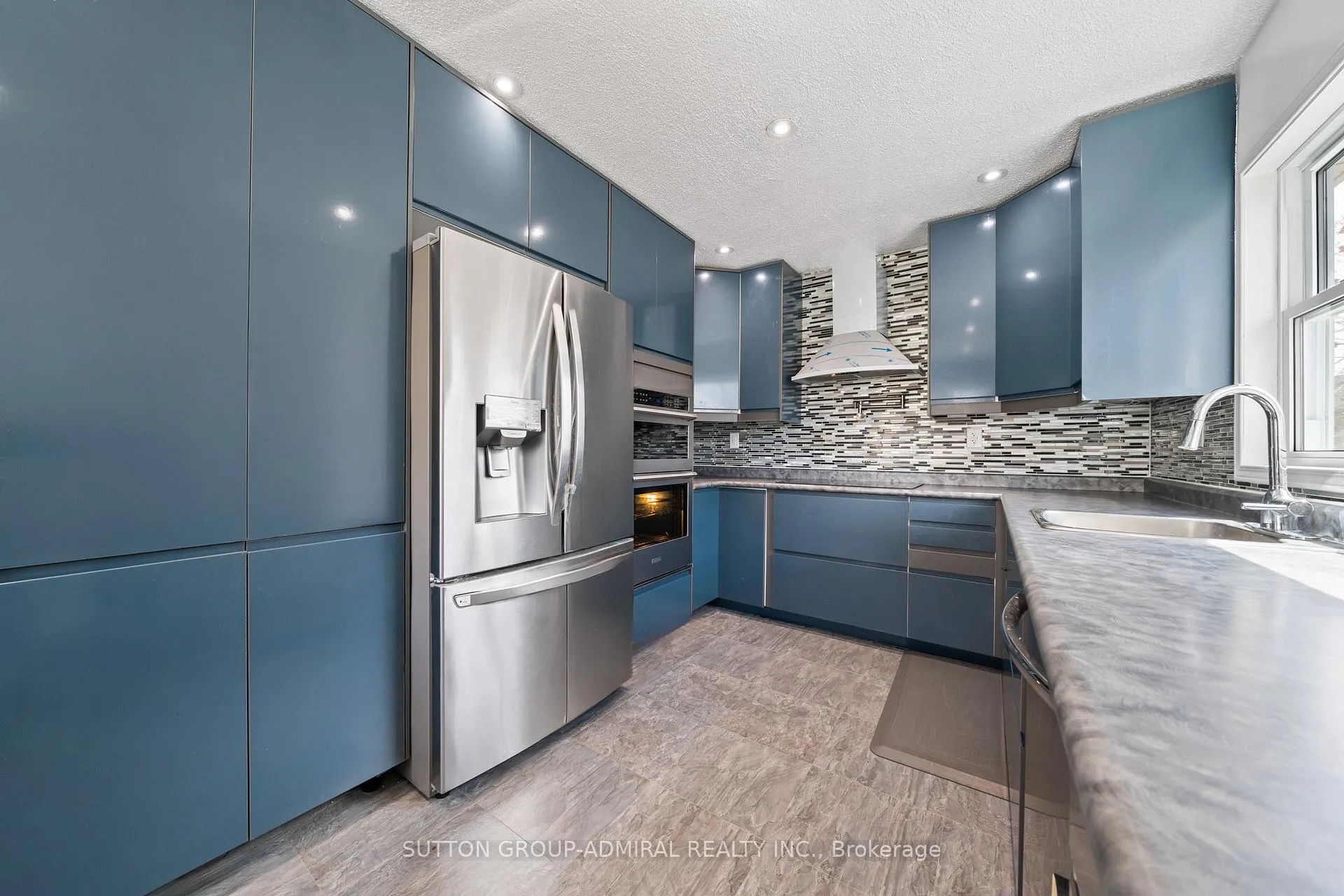 Photo 11 of 472 Main Street, King, Schomberg — HOMEH