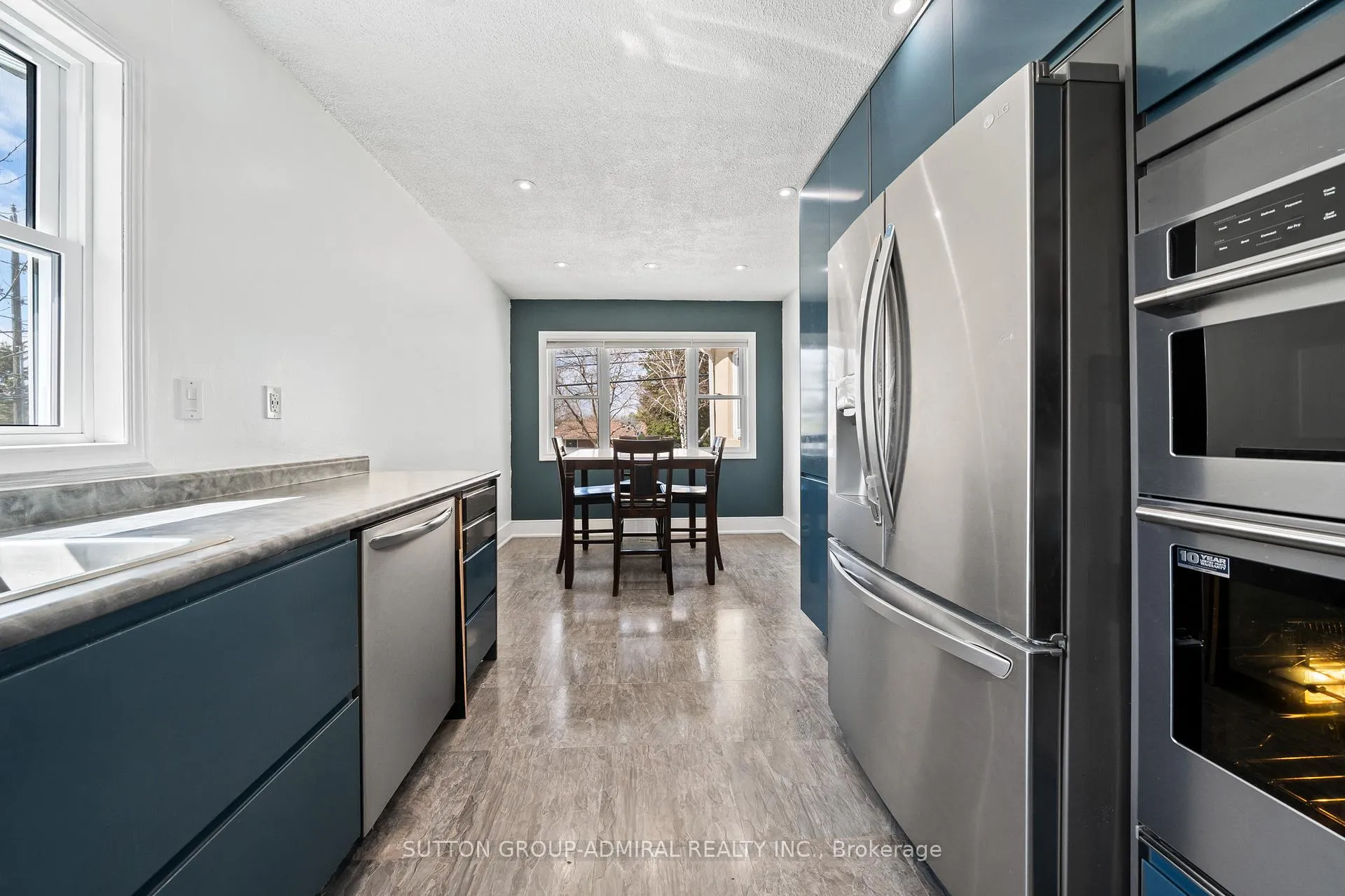 Photo 12 of 472 Main Street, King, Schomberg — HOMEH