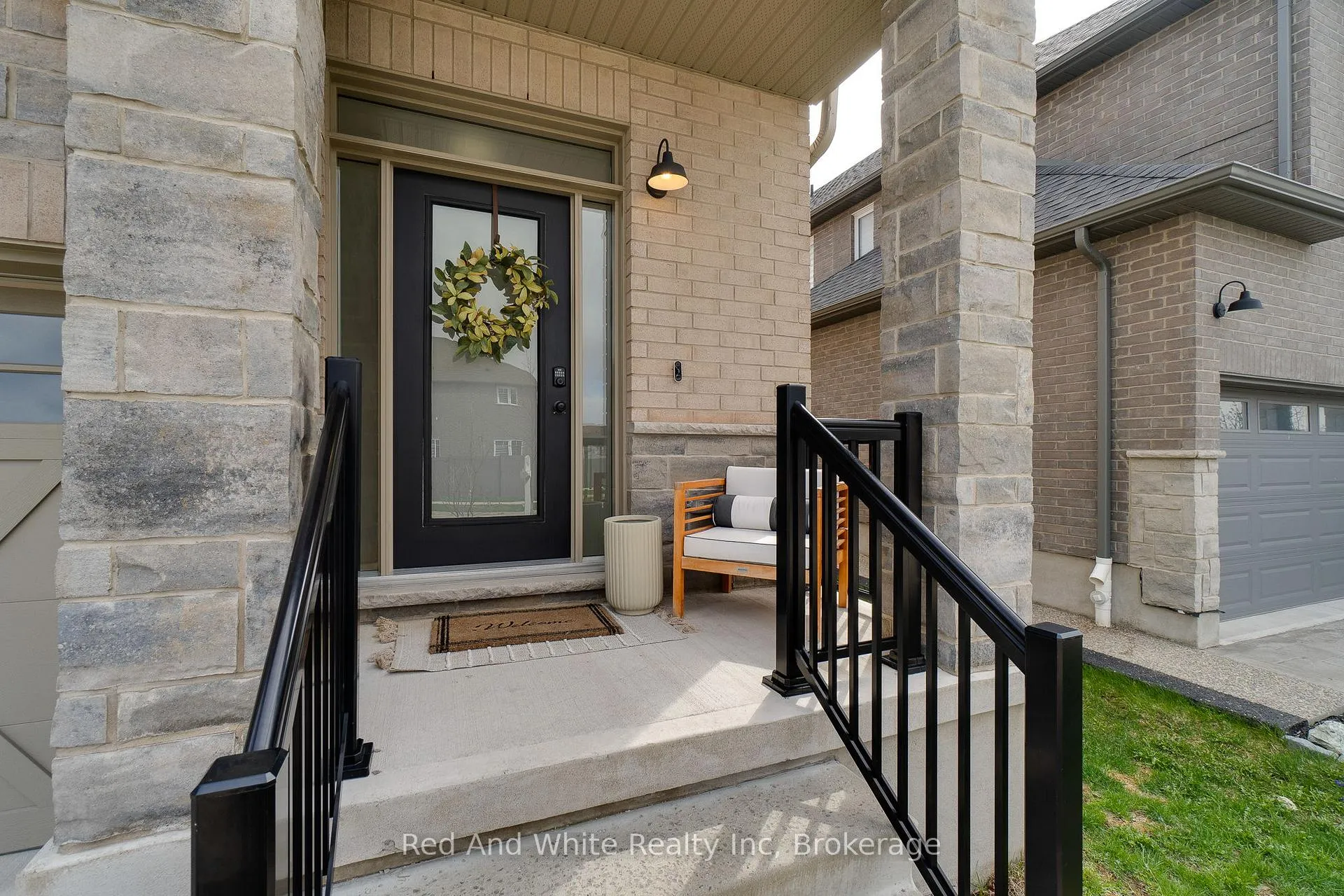 Photo 2 of 126 Forest Creek Drive, Kitchener — HOMEH