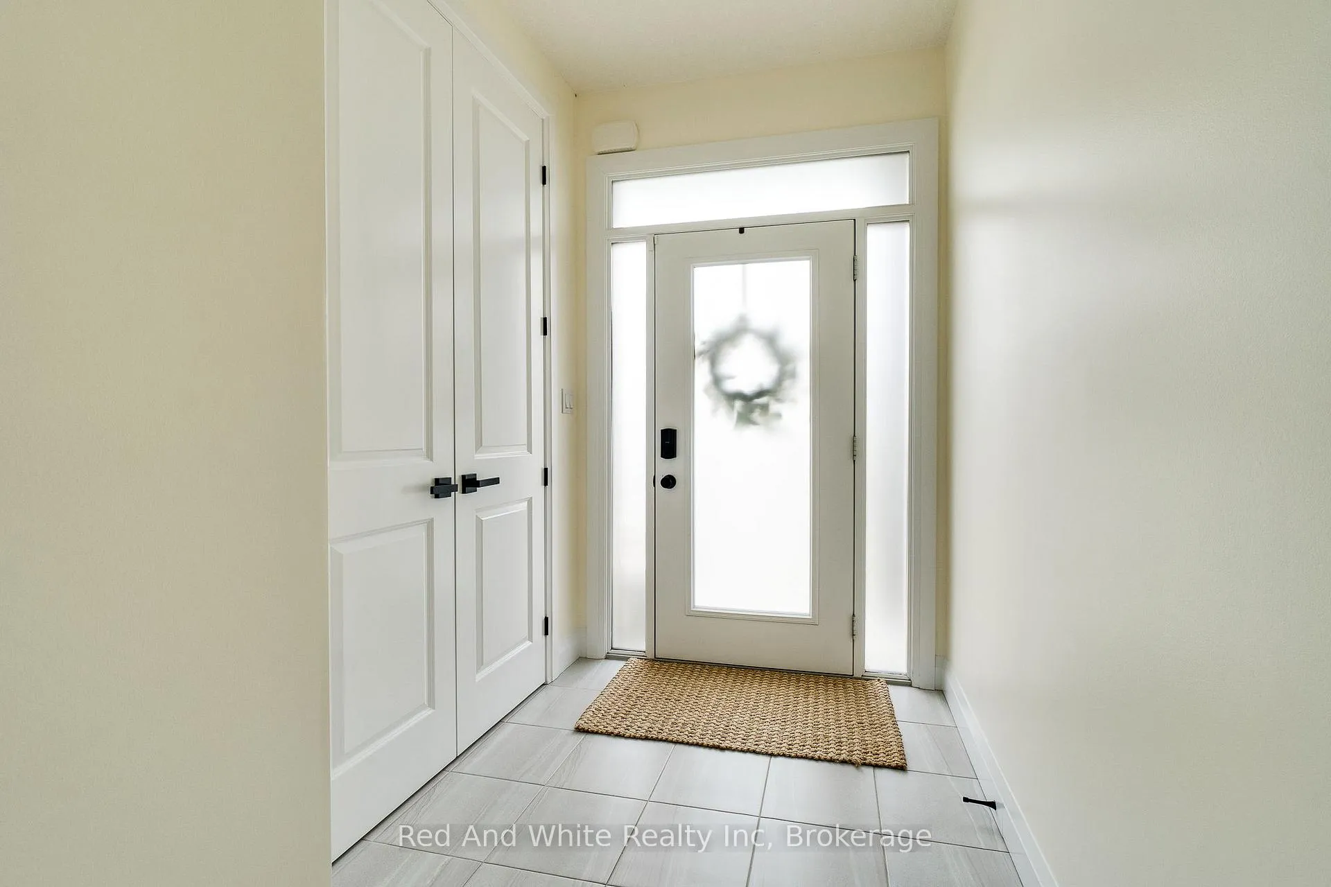 Photo 3 of 126 Forest Creek Drive, Kitchener — HOMEH