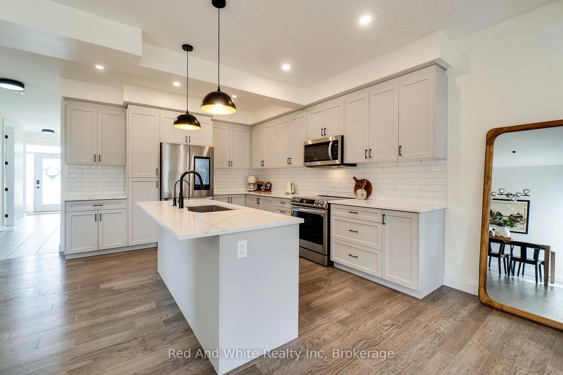 Photo 11 of 126 Forest Creek Drive, Kitchener — HOMEH
