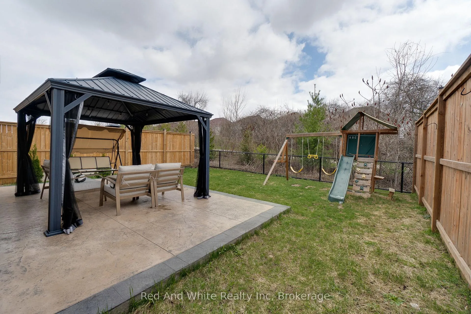 Photo 39 of 126 Forest Creek Drive, Kitchener — HOMEH