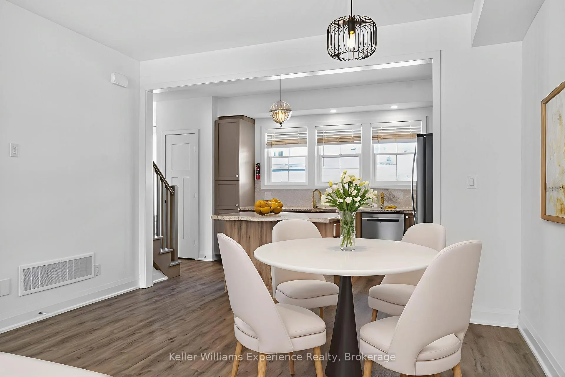 Photo 5 of 10 Danielle Crescent, Midland — HOMEH