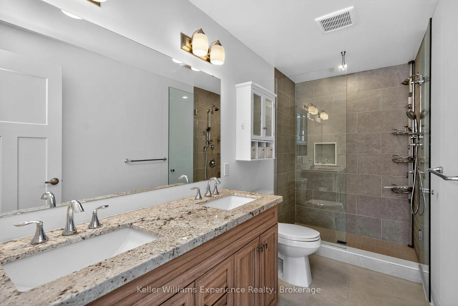 Photo 11 of 10 Danielle Crescent, Midland — HOMEH