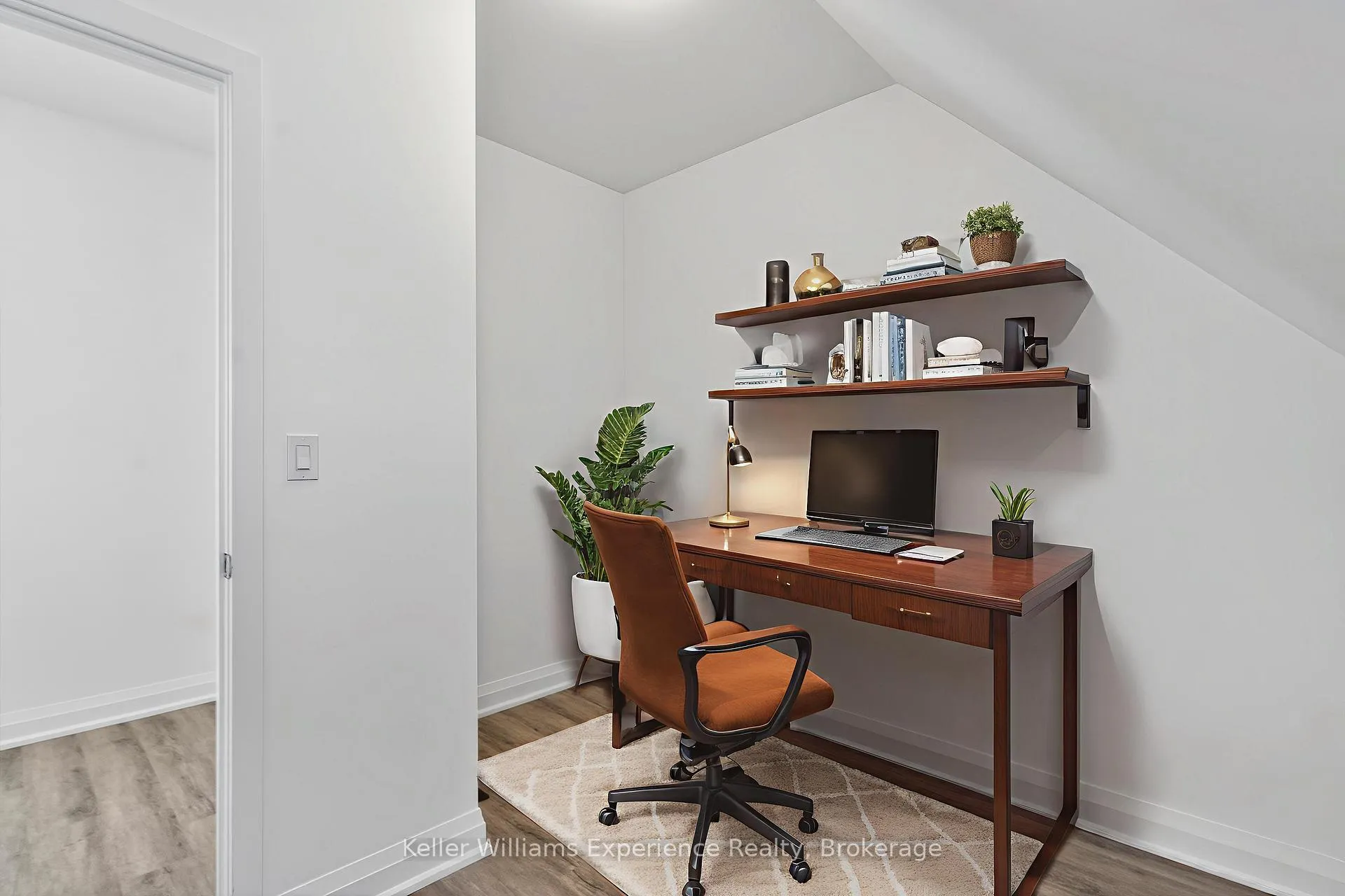 Photo 17 of 10 Danielle Crescent, Midland — HOMEH