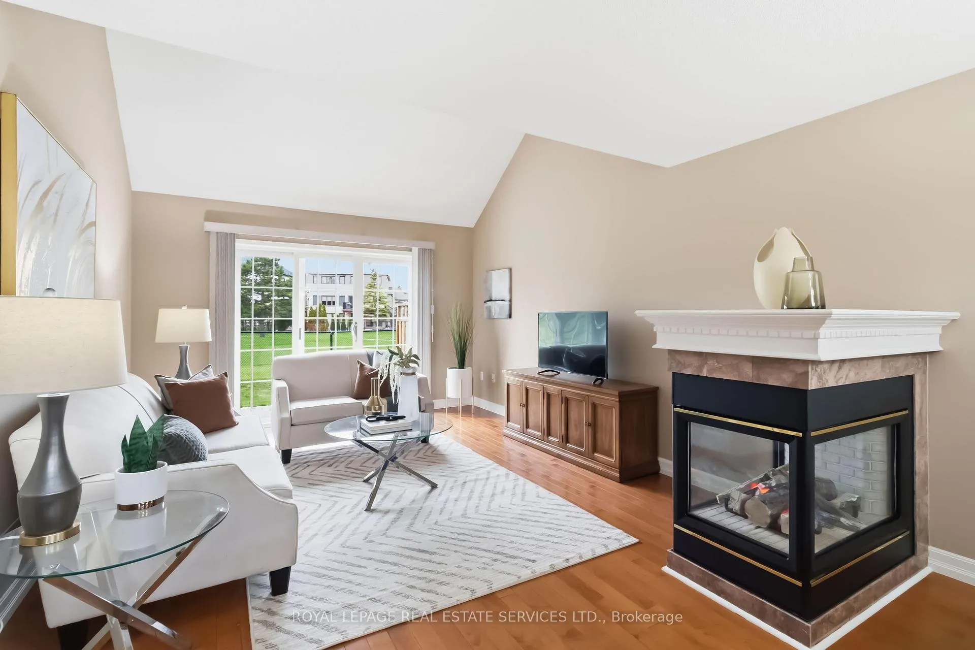 Photo 9 of Unit 17, 4275 Millcroft Park Drive, Burlington, Rose — HOMEH