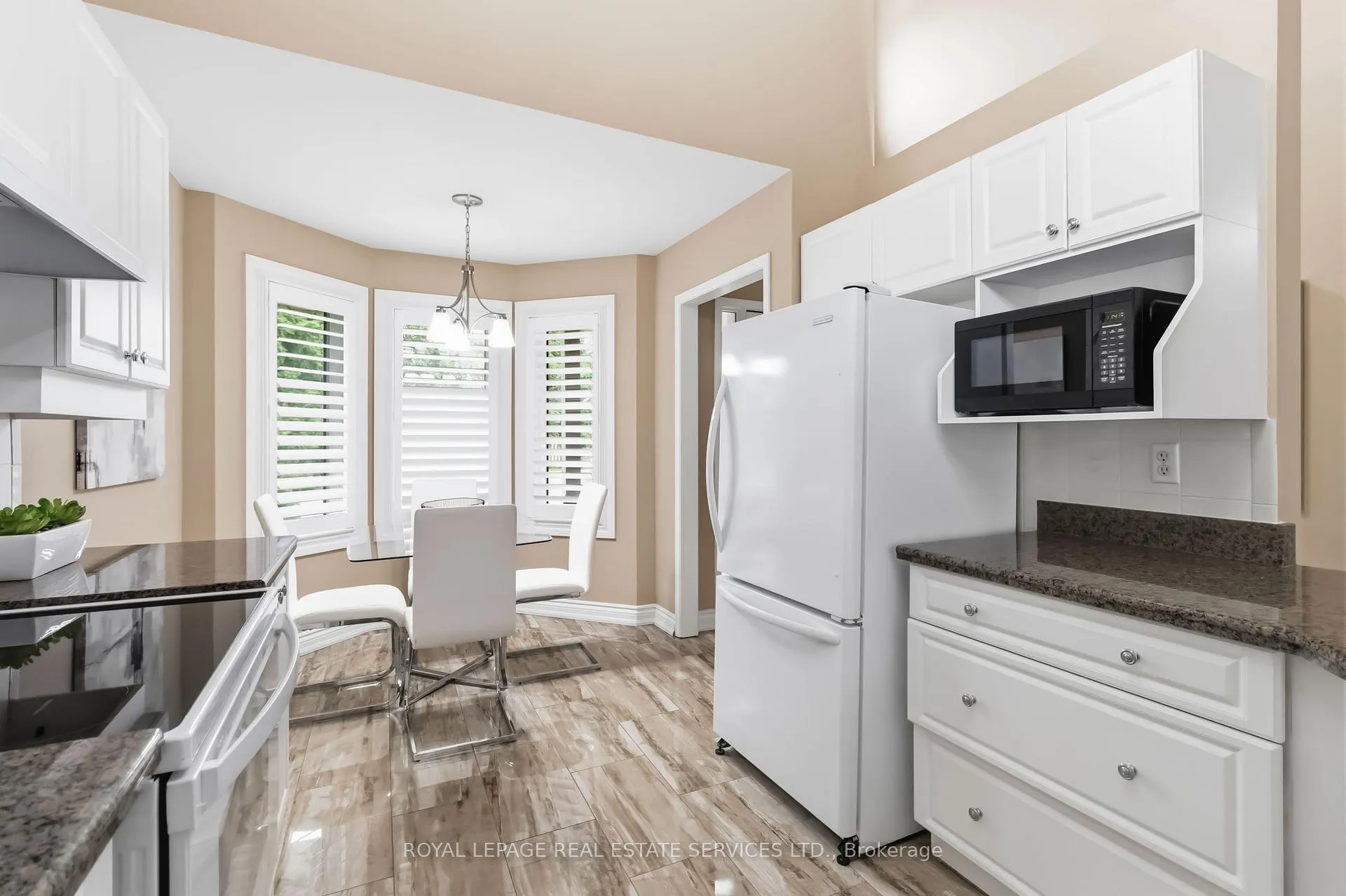 Photo 17 of Unit 17, 4275 Millcroft Park Drive, Burlington, Rose — HOMEH
