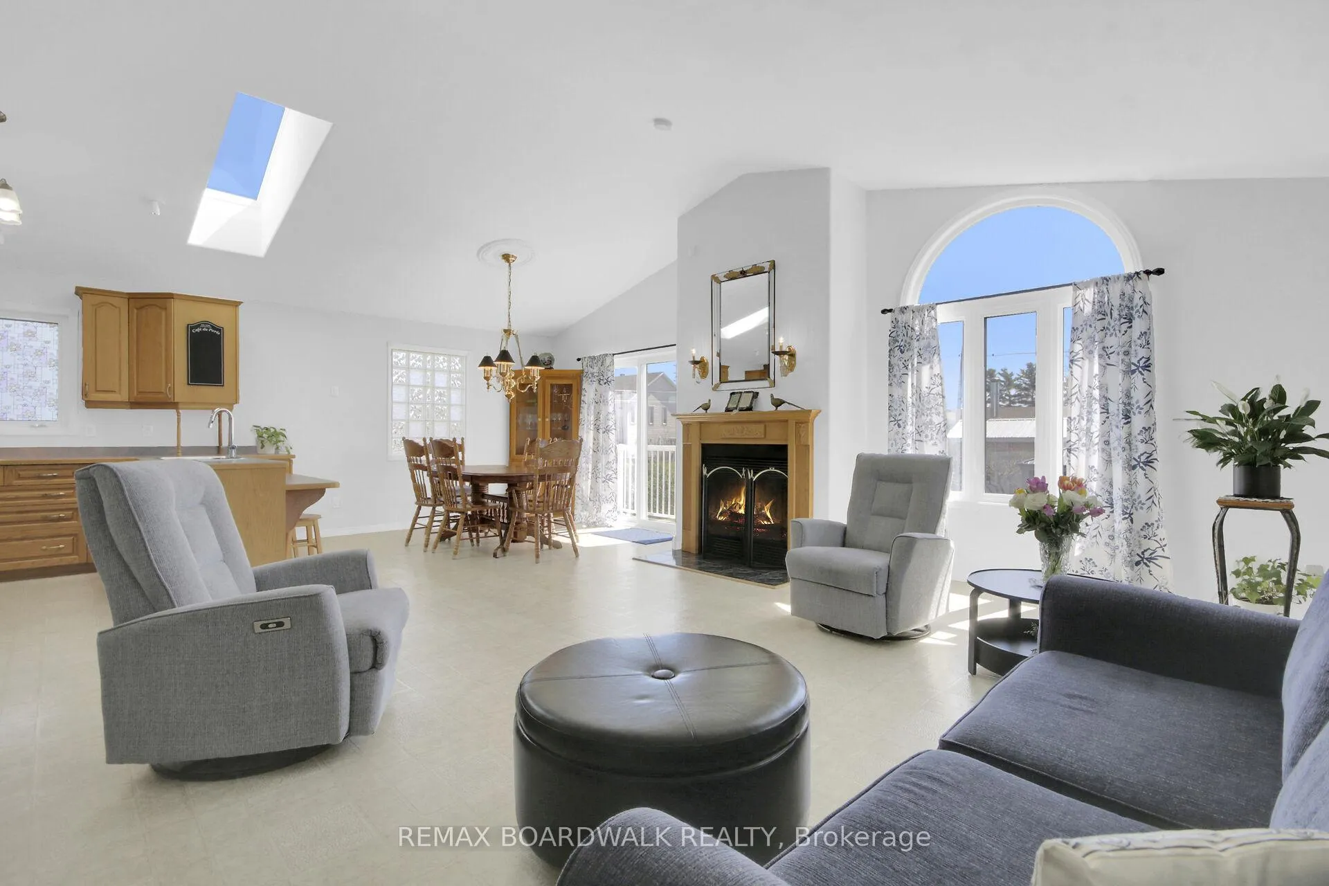 Photo 7 of 6658 Benoit Street, Ottawa, Chateauneuf — HOMEH